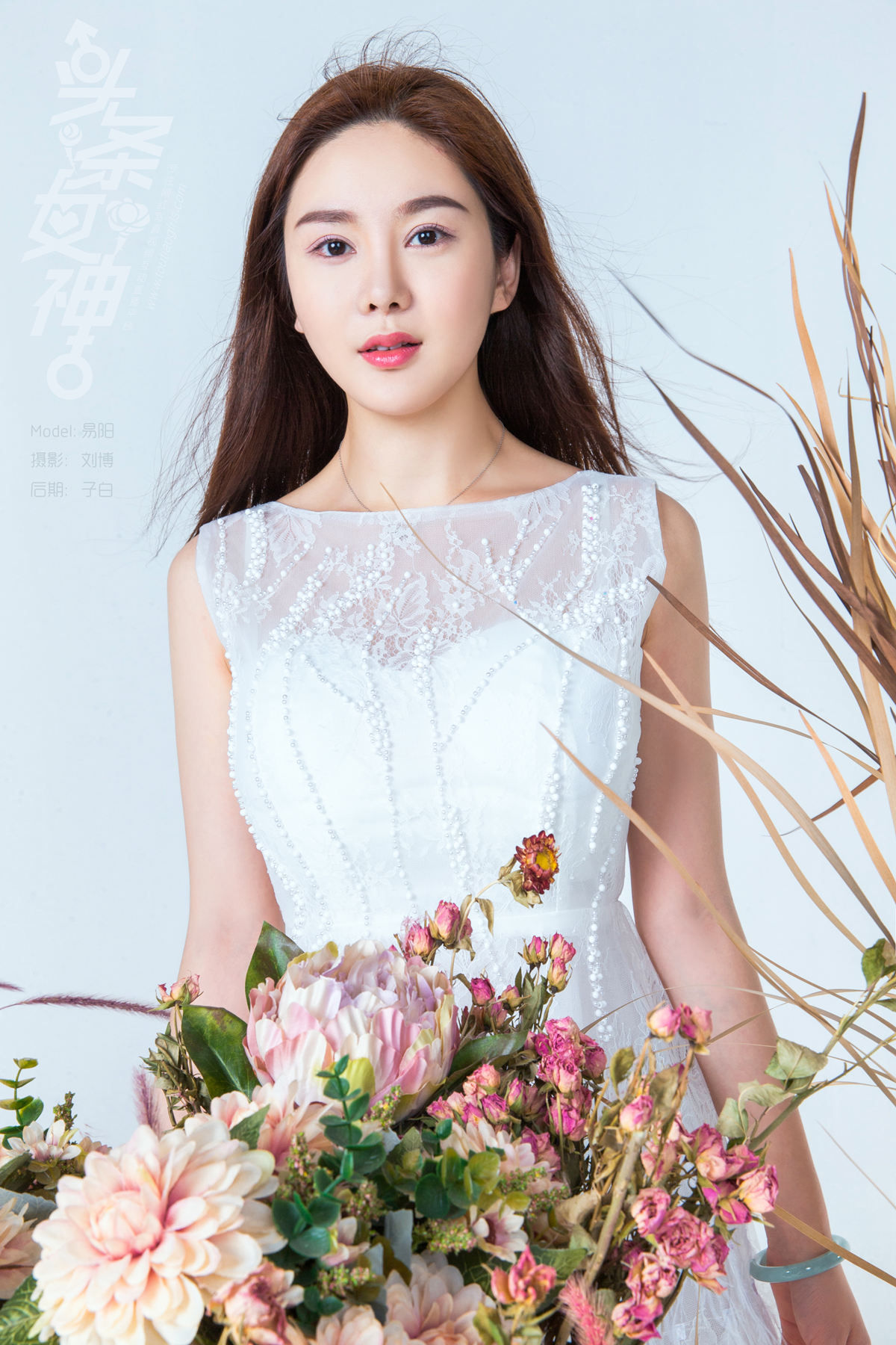 [TouTiao头条女神]2018.07.27 易阳 花野仙踪-微密图社