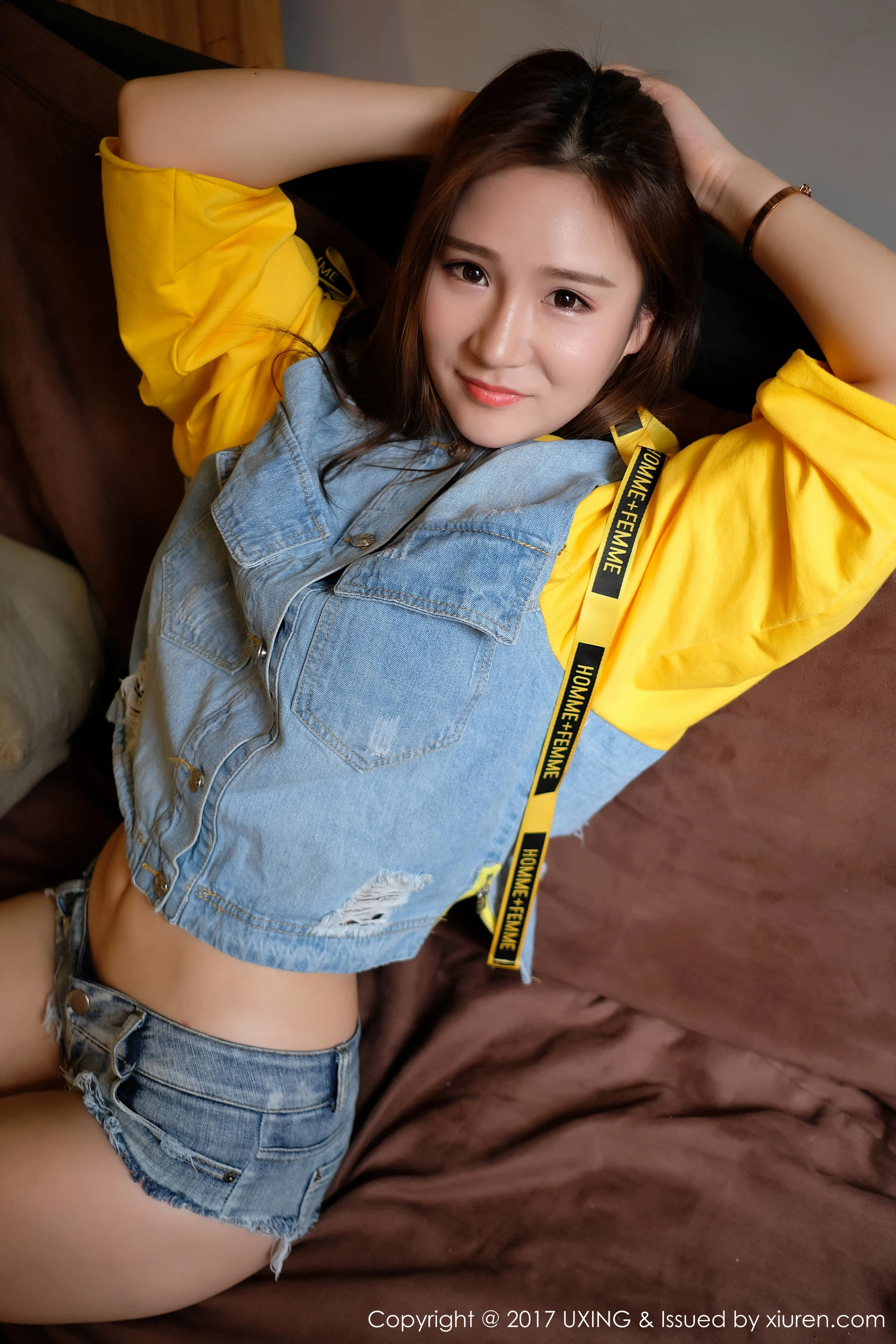 羊羊Suger《牛仔装少女》 优星馆UXING VOL.057 [39P]插图1