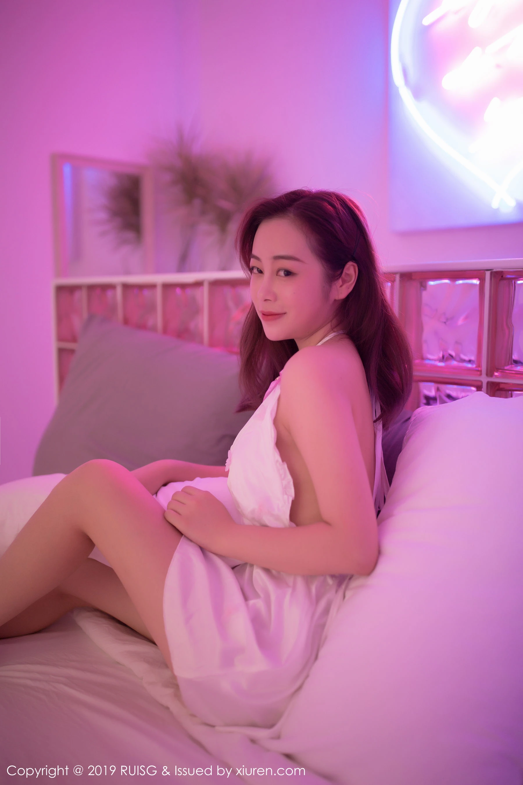 瑞丝馆RUISG Vol.075 Eileen爱琳 [44P]插图1