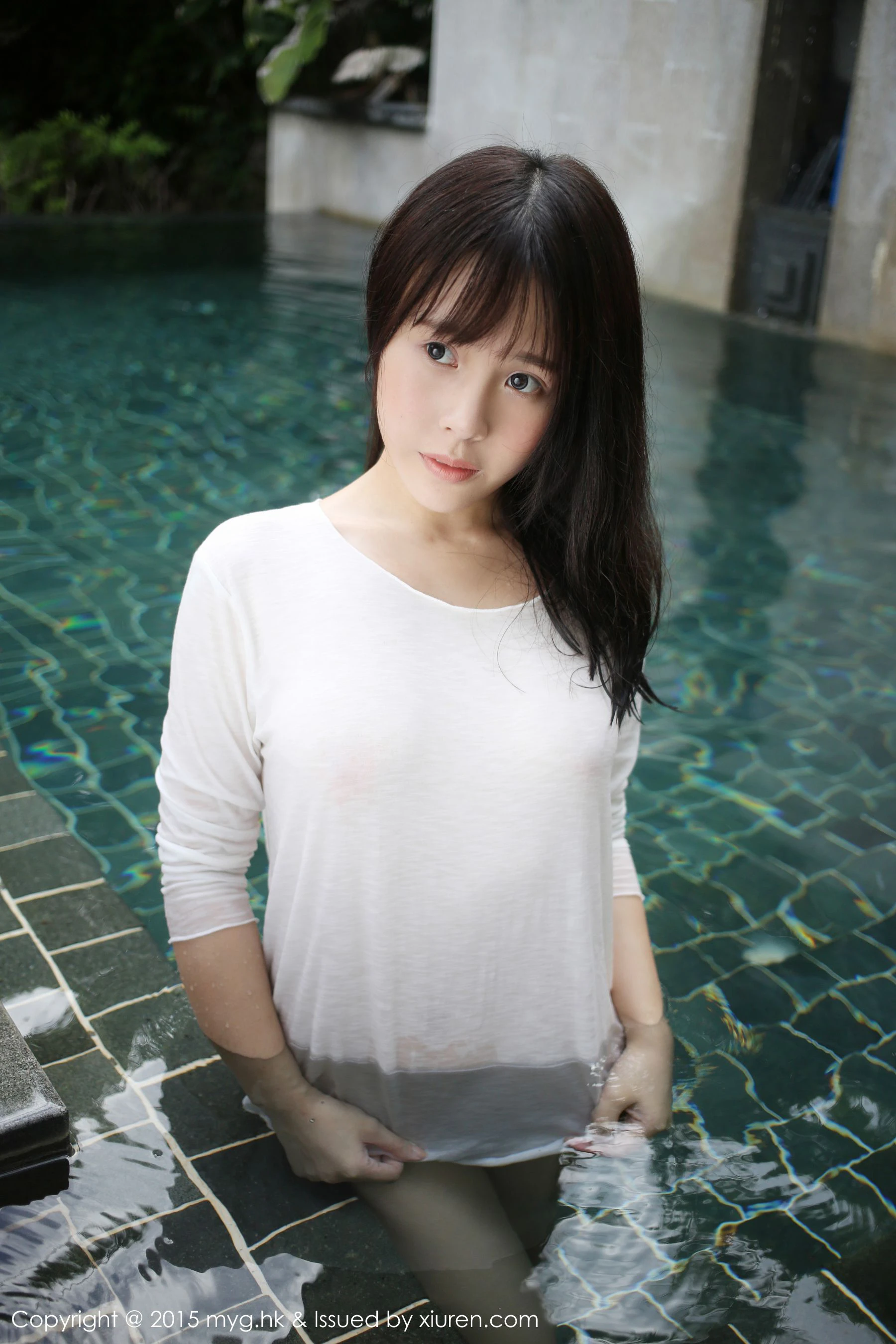 Evelyn艾莉《泳池湿身》 美媛馆 Vol.180高清在线免费欣赏–微密图社-微密图社