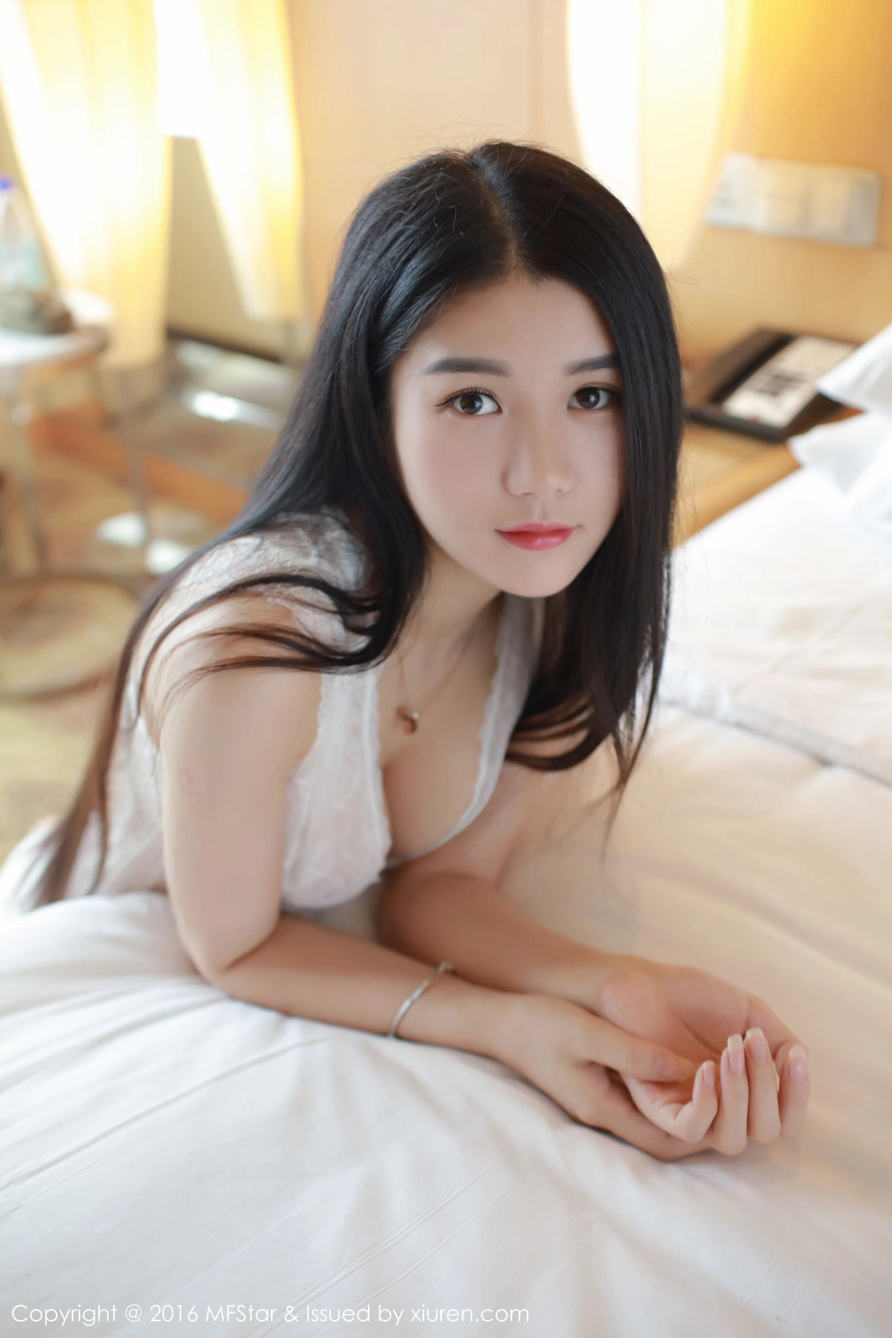 王梓童Doirs《气质独特，肌肤胜雪，杨柳细腰的美女模特》 模范学院 Vol.062高清在线免费欣赏–微密图社-微密图社