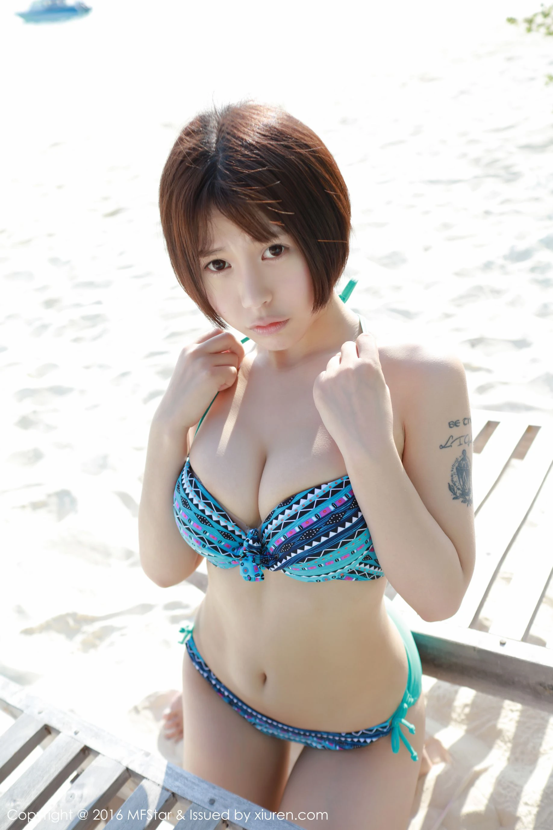 Evelyn艾莉《马尔代夫旅拍》比基尼+透视裙+学生装 模范学院 Vol.057插图7