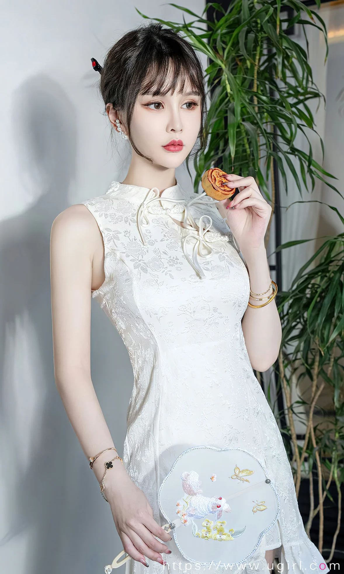 UGirls 爱尤物 No.2674 青树 节日主题写真 [35P]插图5