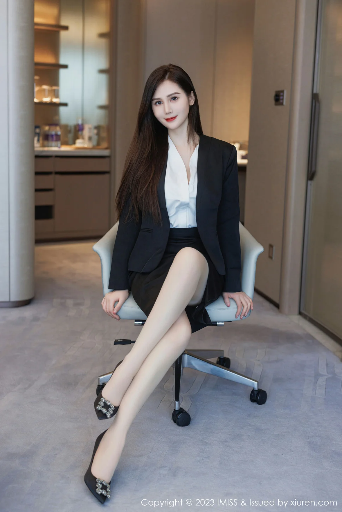 爱蜜社 Vol.739 SISY思 黑色Ol性感写真 [48P]插图7