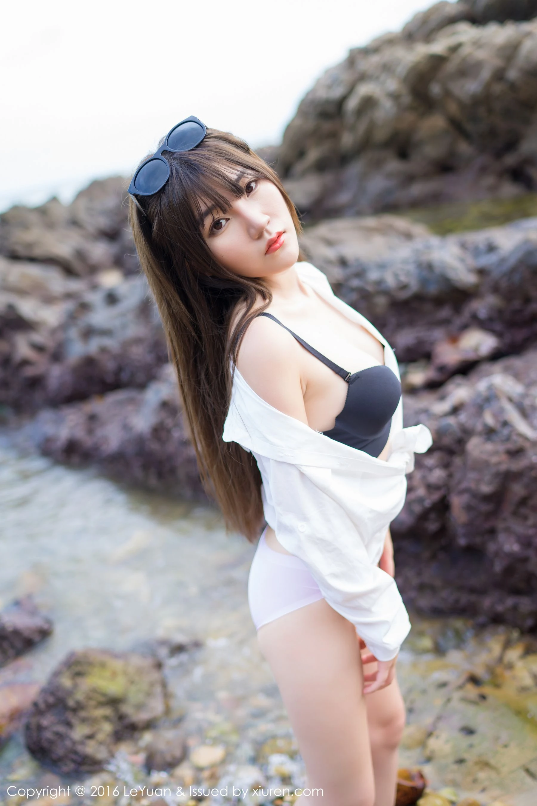 冷不丁《比基尼+白衬衫诱惑》 星乐园LeYuan Vol.012 [52P]插图3