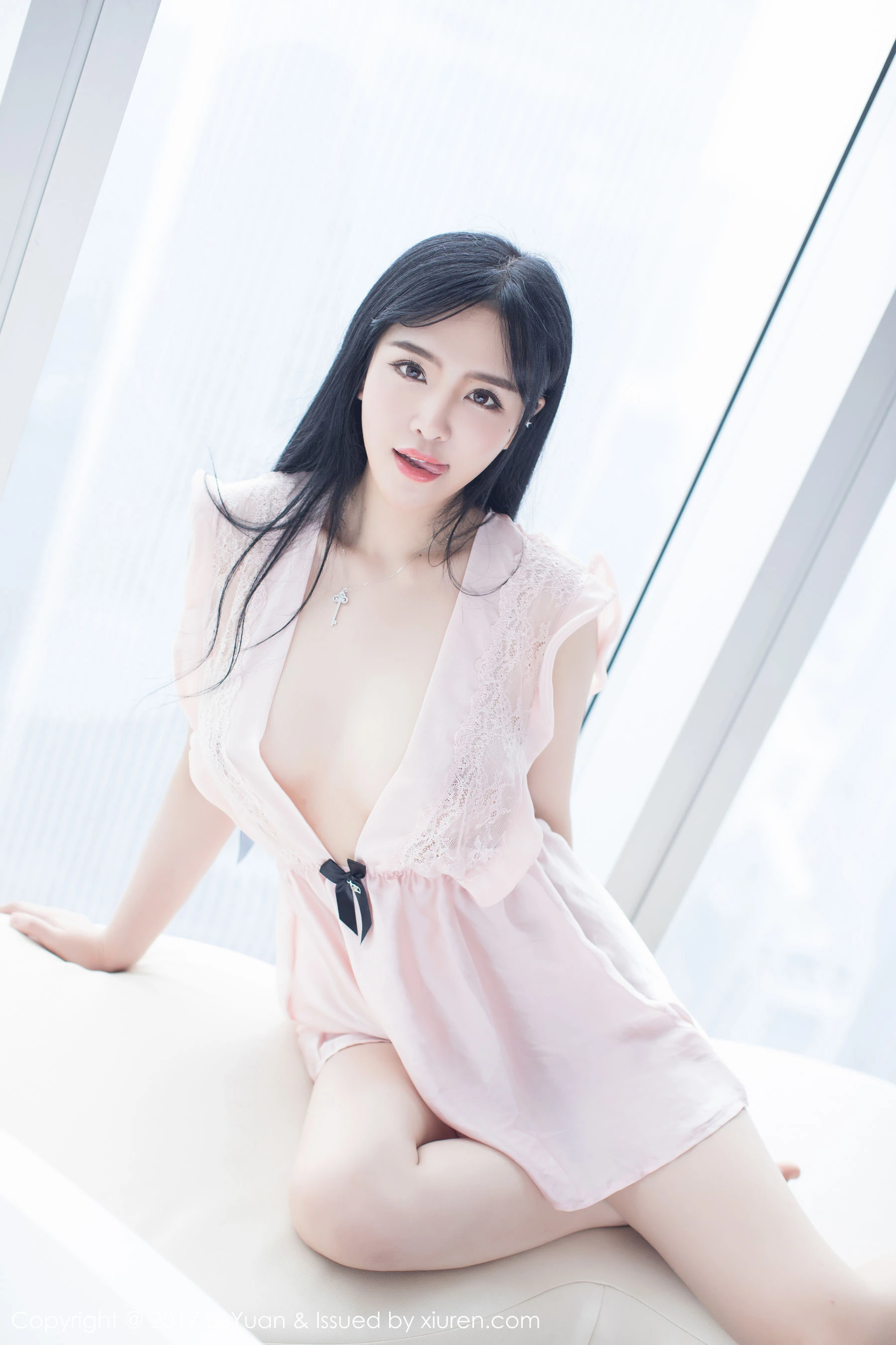 刘钰儿《粉嫩睡衣+白丝诱惑》 LeYuan 星乐园 VOL.046 [46P]插图6