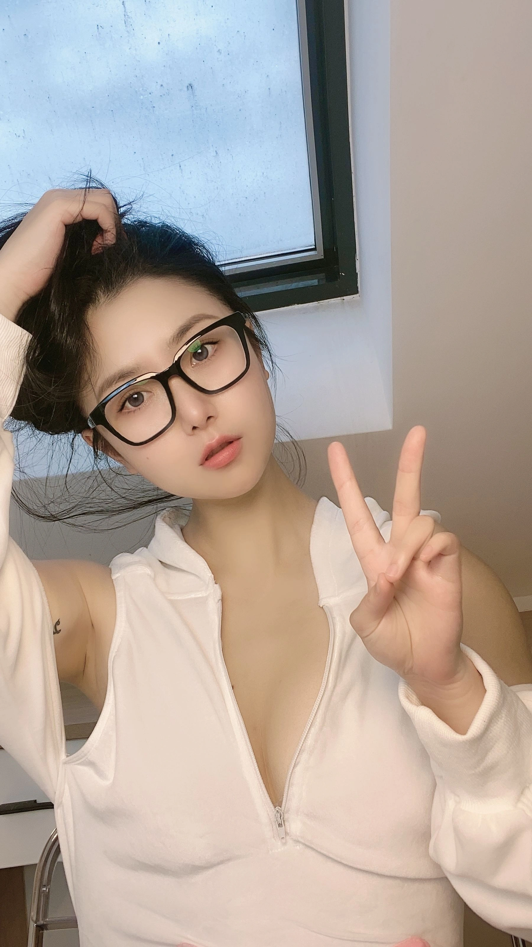 俏妞qiaoniuTT – 丝袜长腿翘臀 视图合集插图6