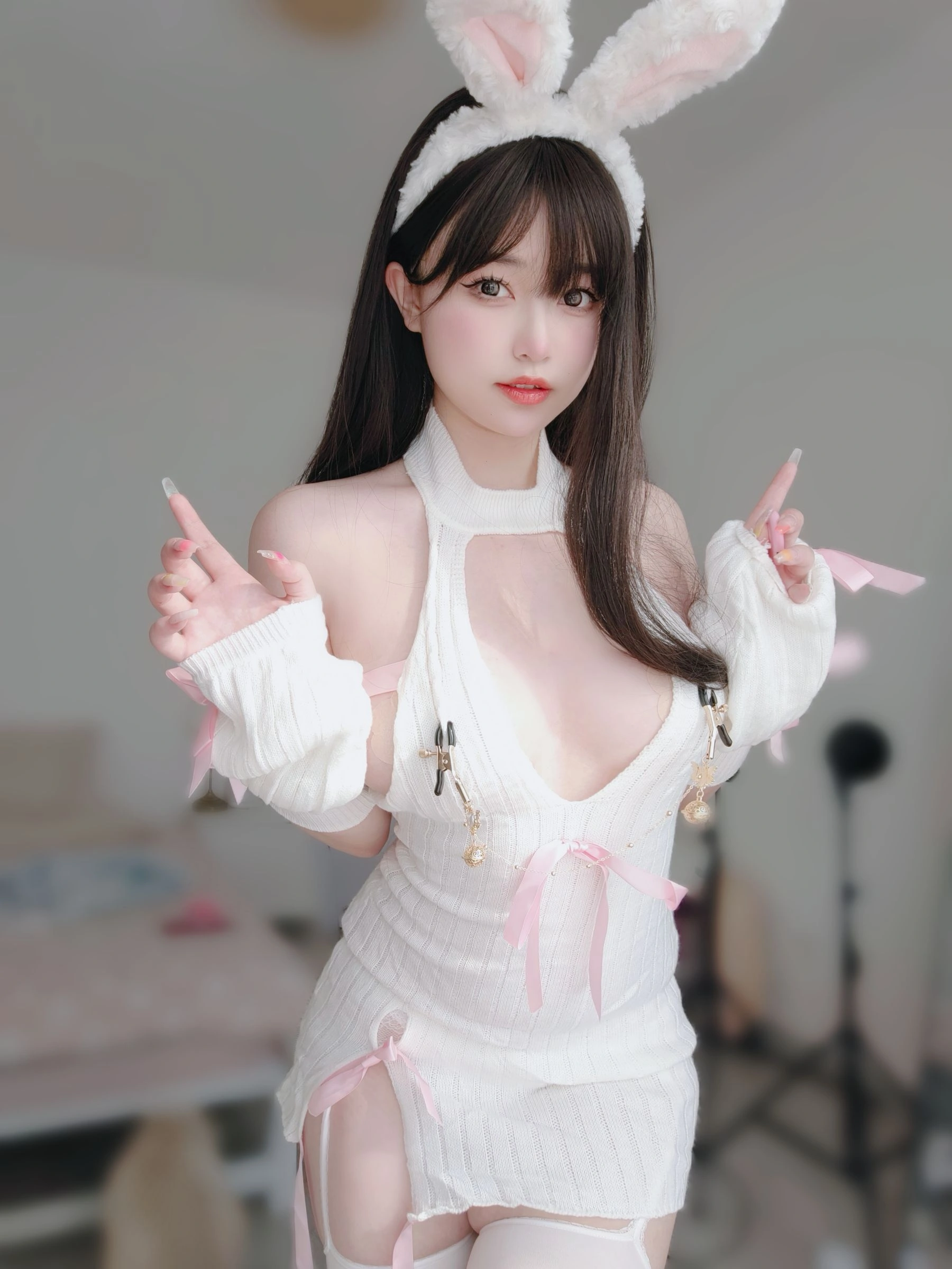 女主K – 白丝兔女郎插图2