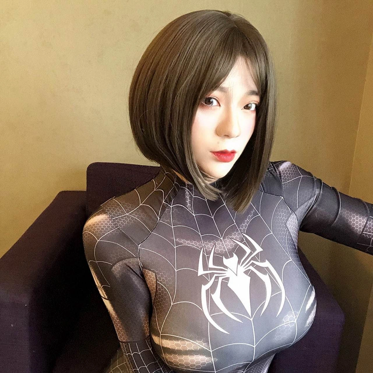 奶兔biubiu – 蜘蛛侠妹妹插图1
