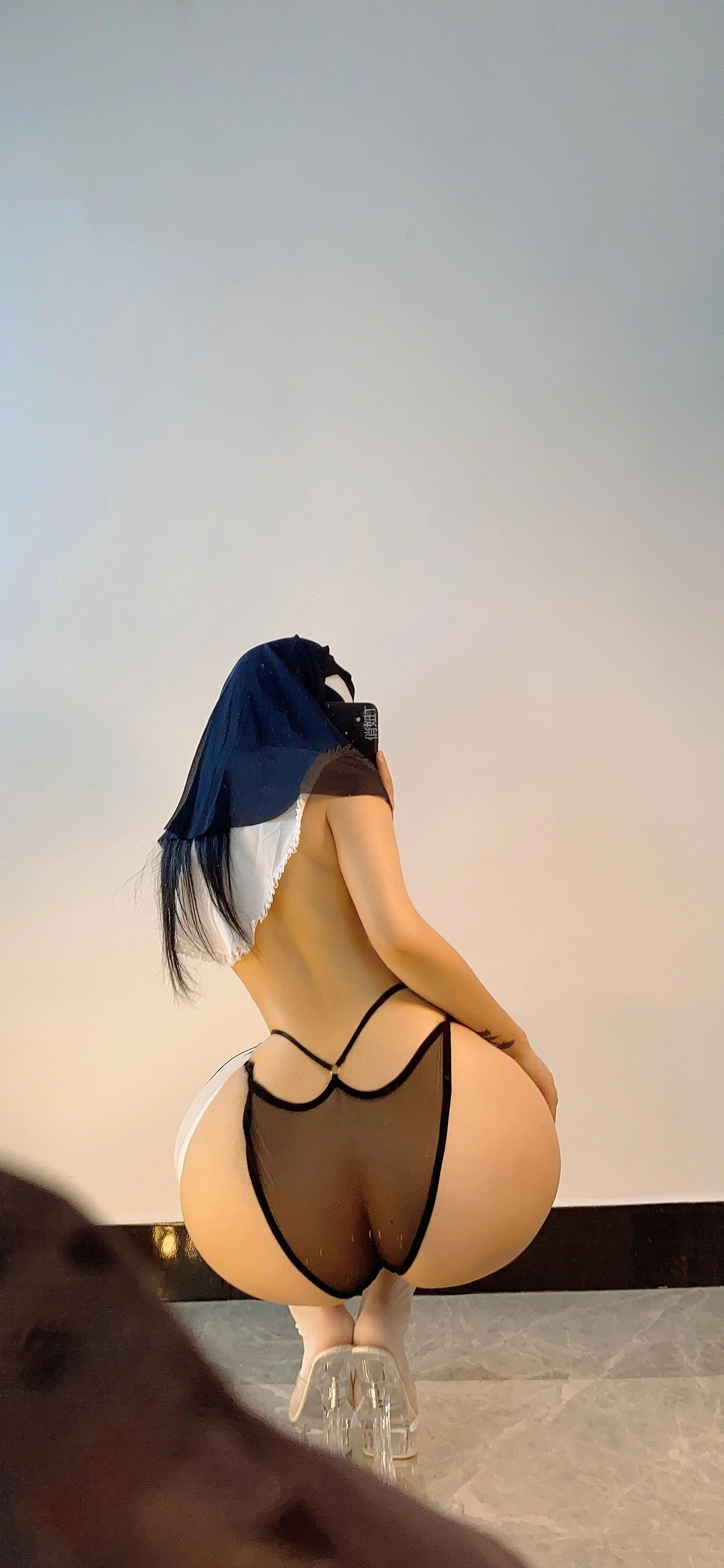 俏妞qiaoniuTT – 疯狂修女插图2