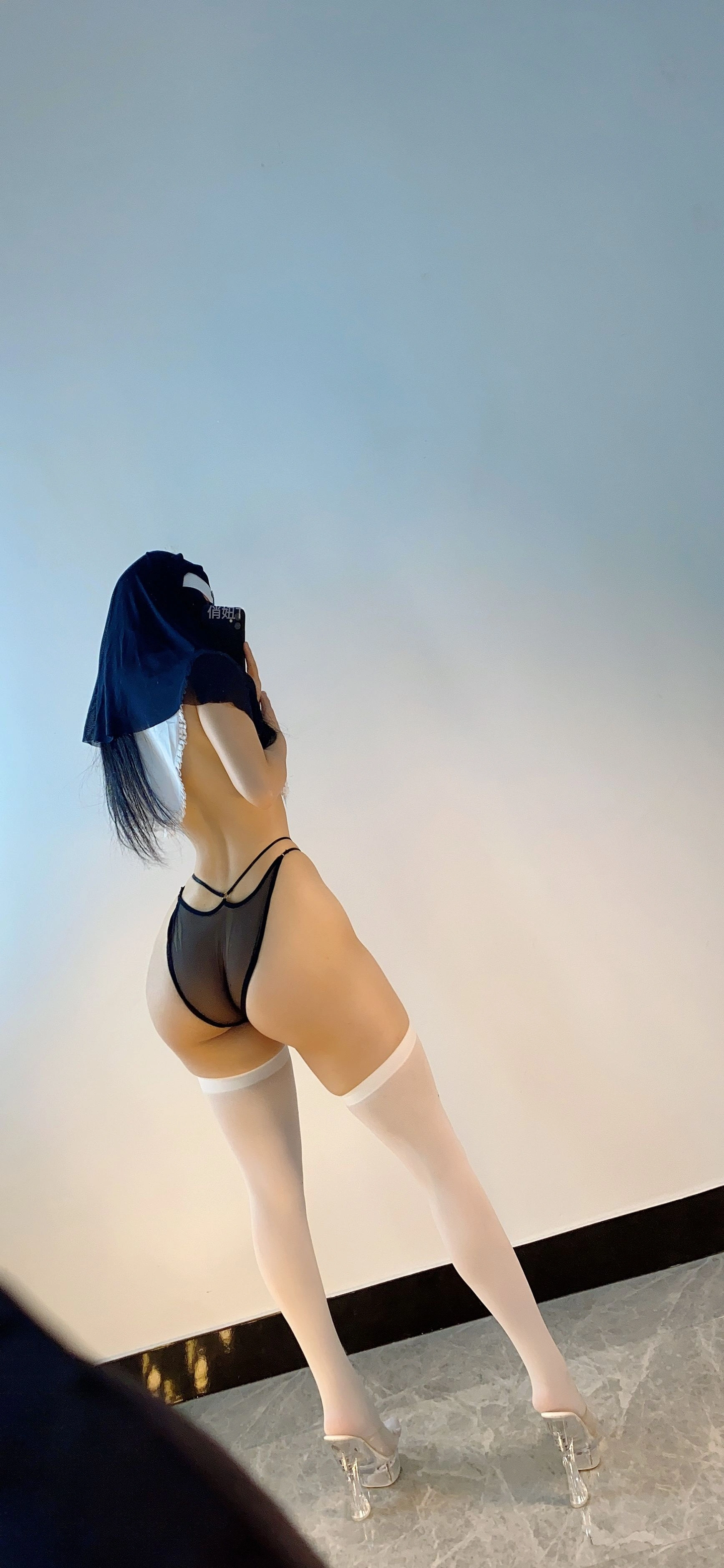 俏妞qiaoniuTT – 疯狂修女插图5