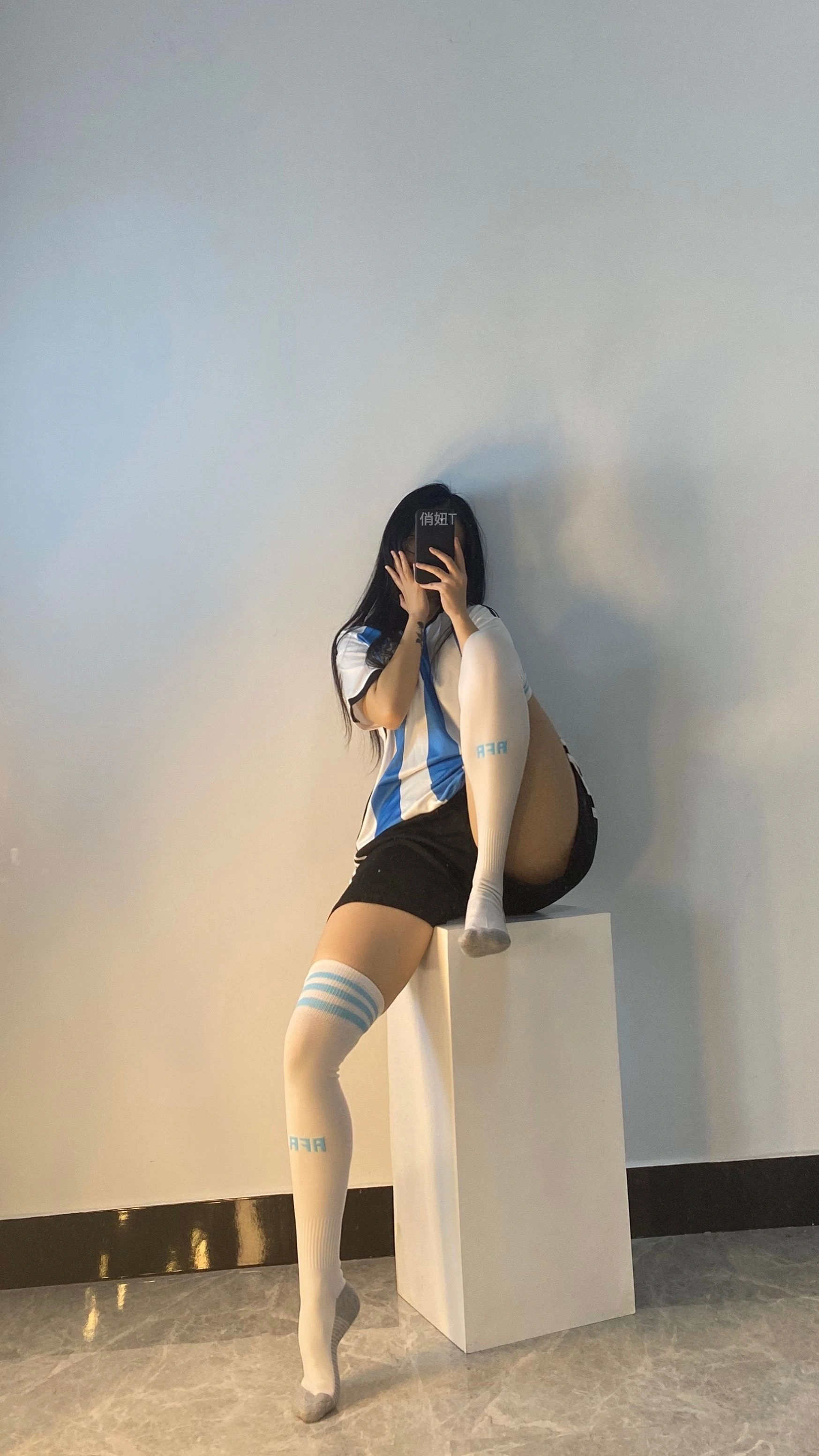 俏妞qiaoniuTT – 进来看球插图6