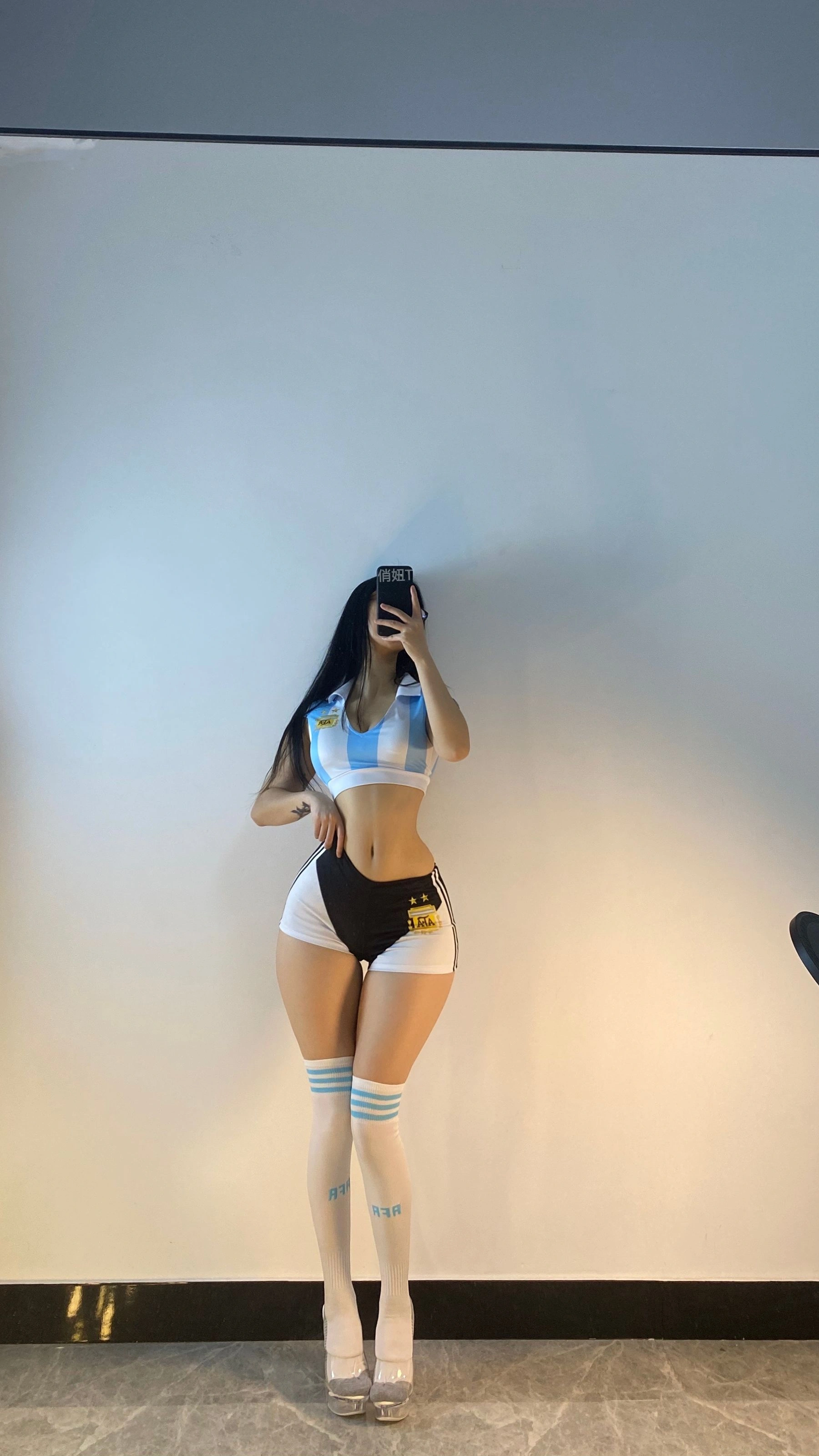 俏妞qiaoniuTT – 进来看球插图5