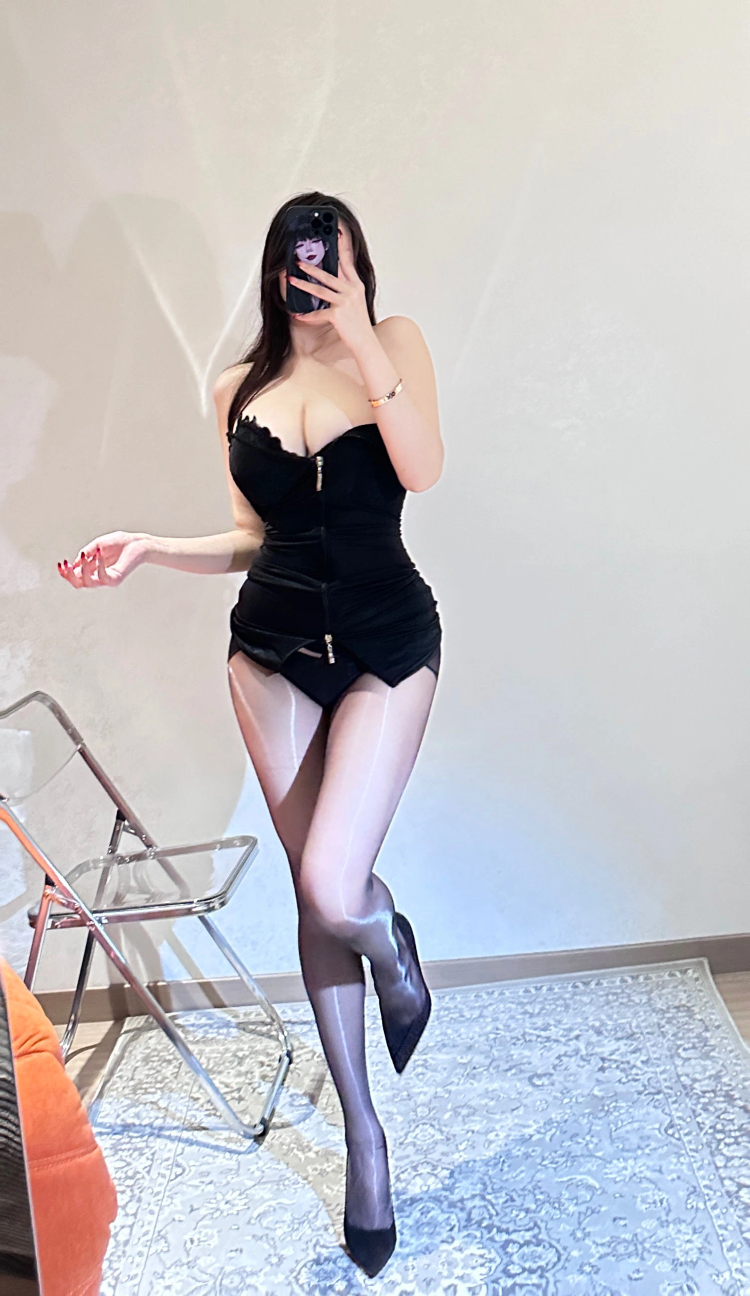 可可西yyy – 蕾丝吊带透视外套插图2