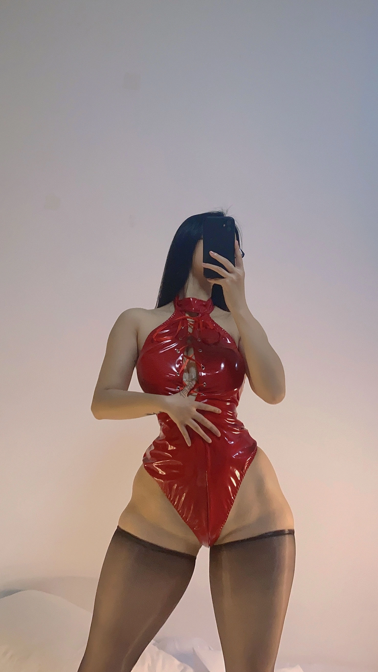 俏妞qiaoniuTT – 红色皮衣插图5