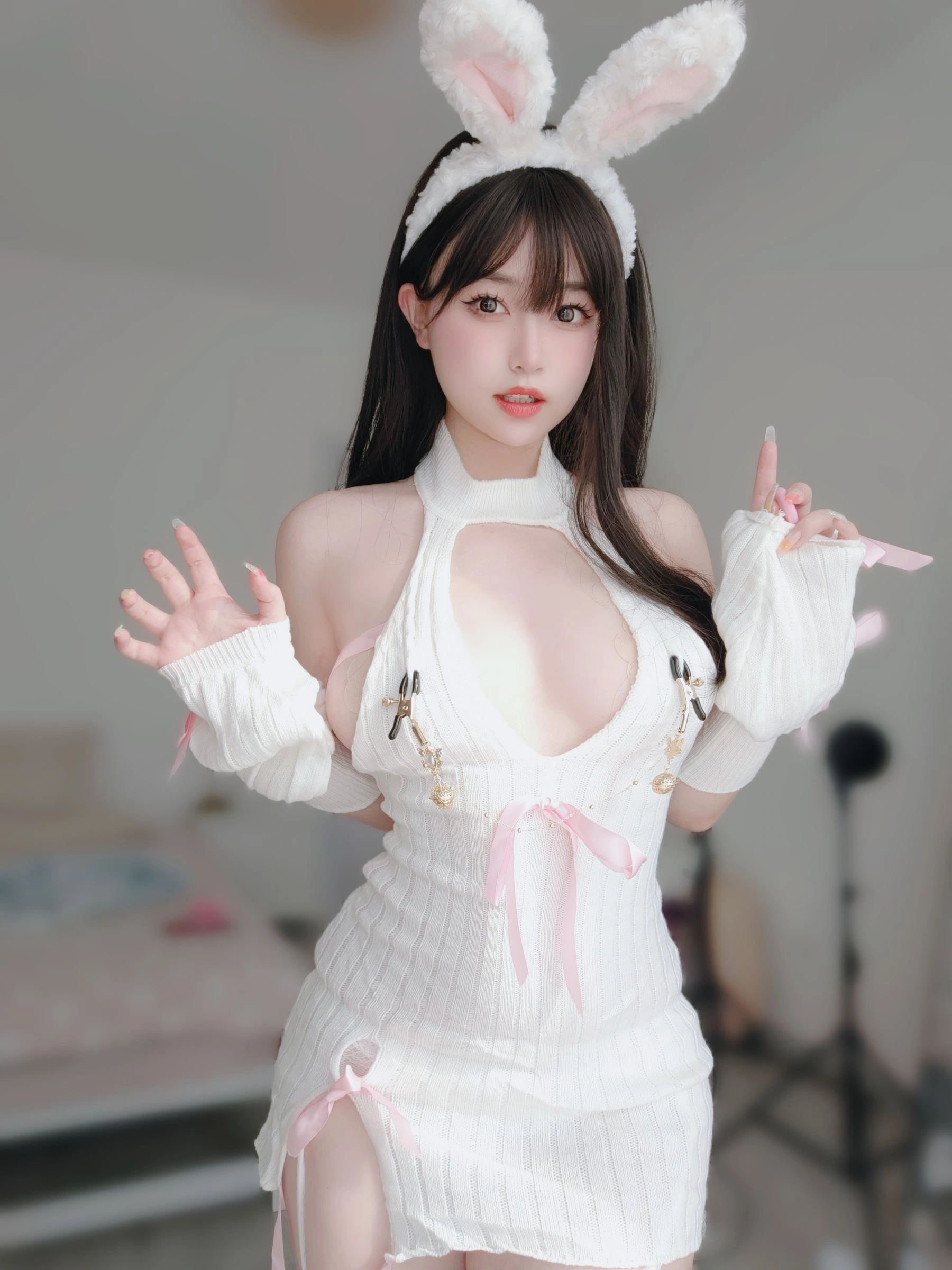 女主K – 白丝兔女郎插图1