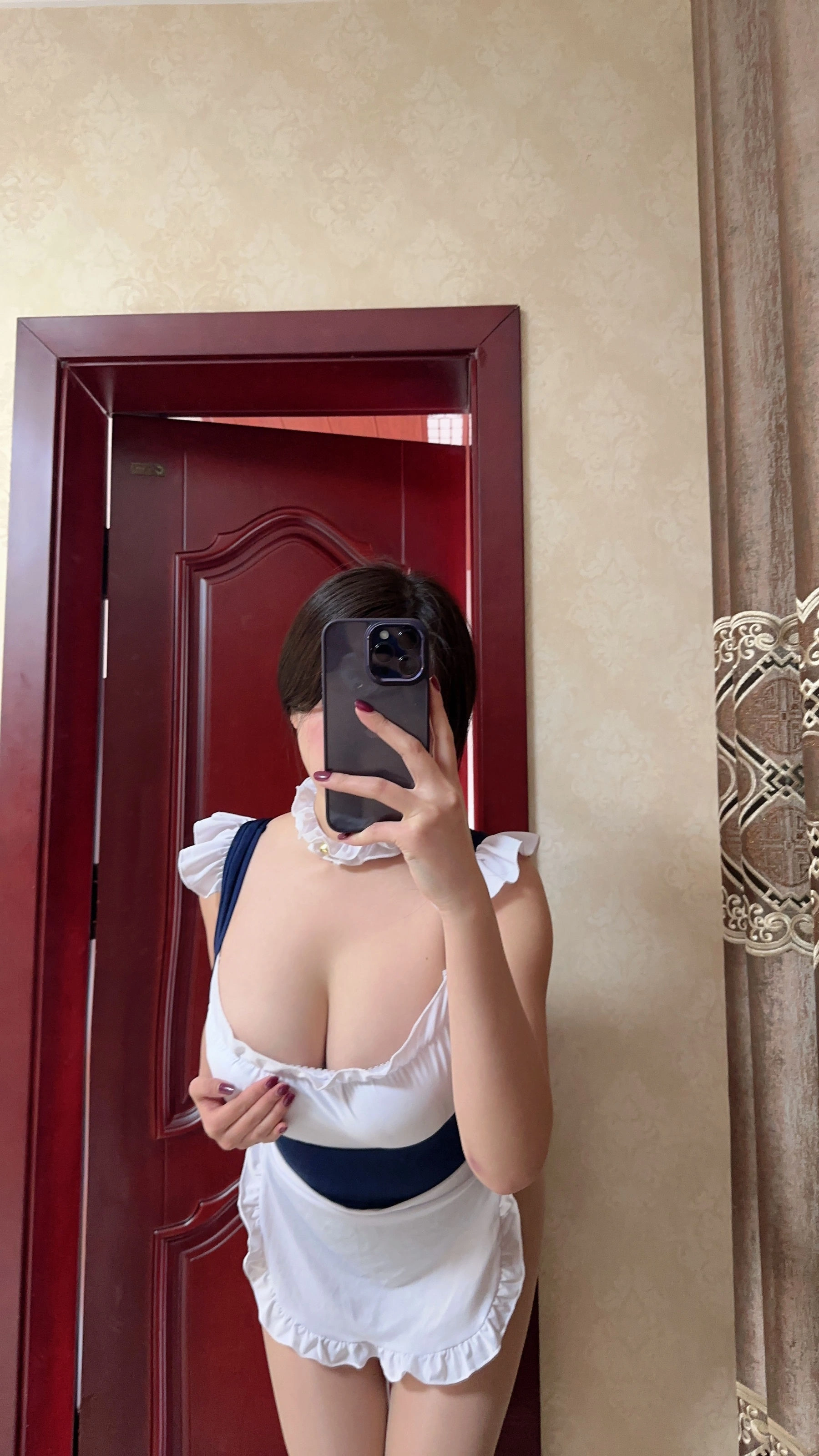 奶宝妹纸 – 性感女仆插图1