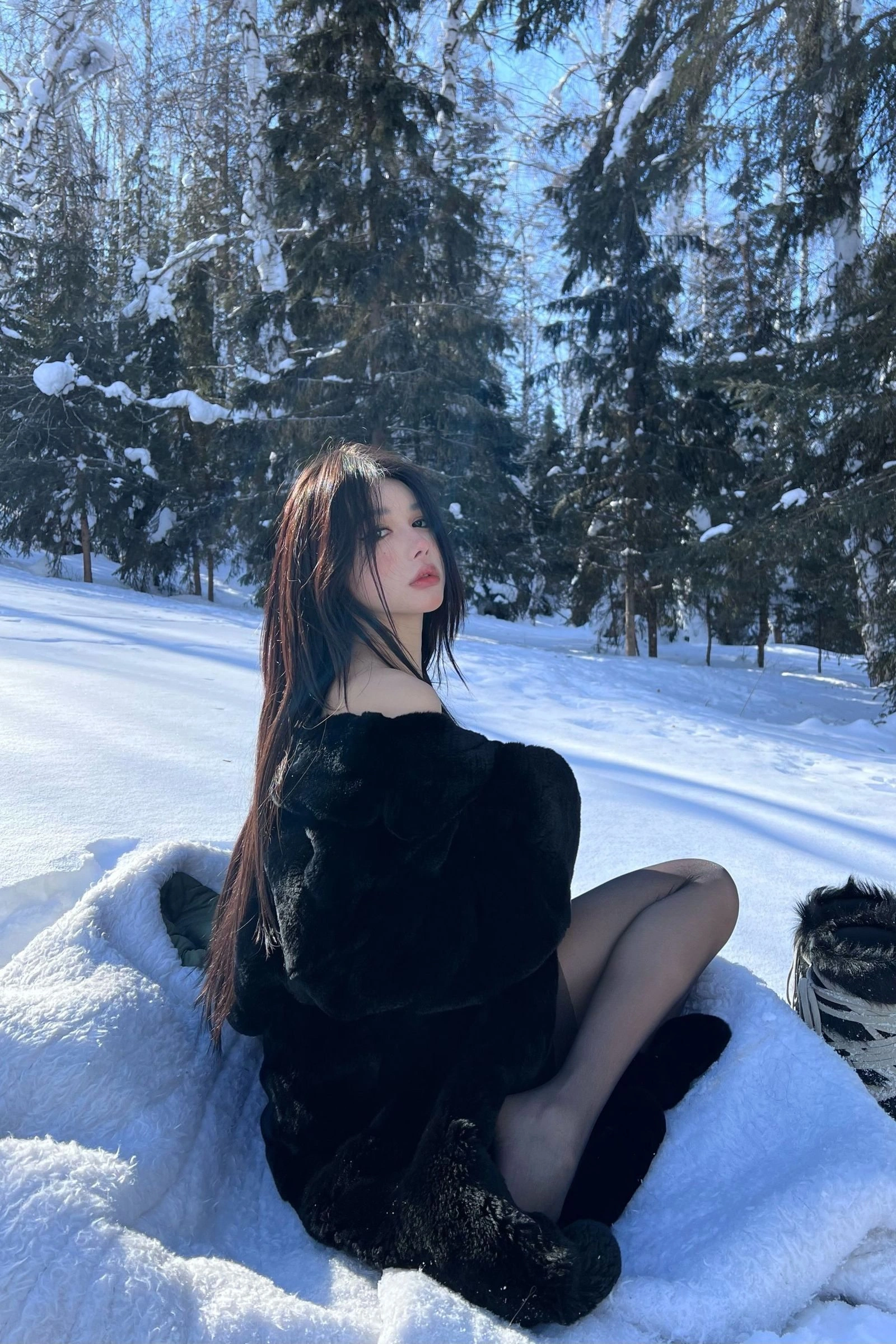 媛媛酱SAYUKI – 皮草 黑丝插图3