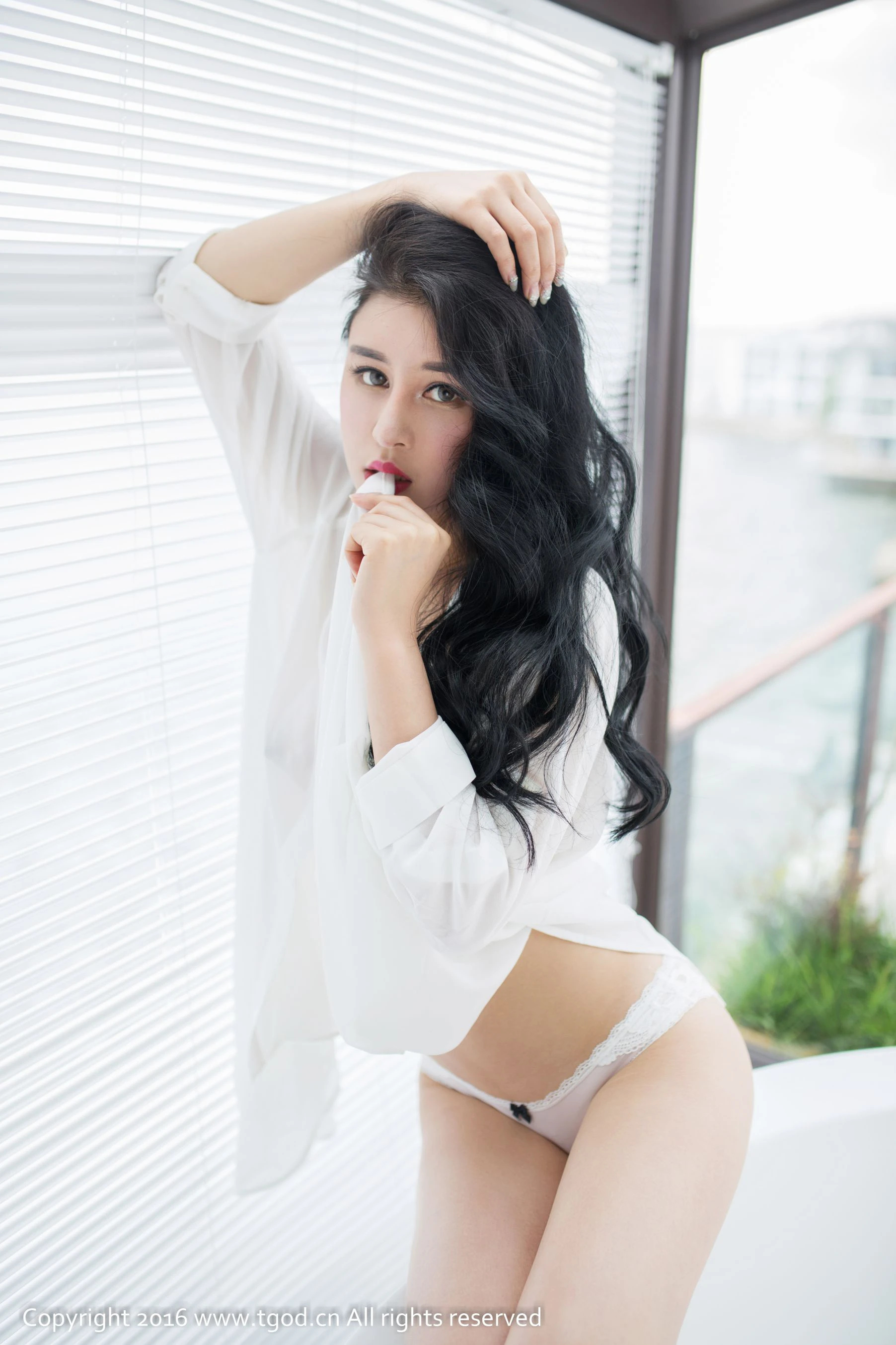 叶佳颐《大理旅拍》真空白衬衫+睡衣诱惑 推女神/尤蜜荟插图6