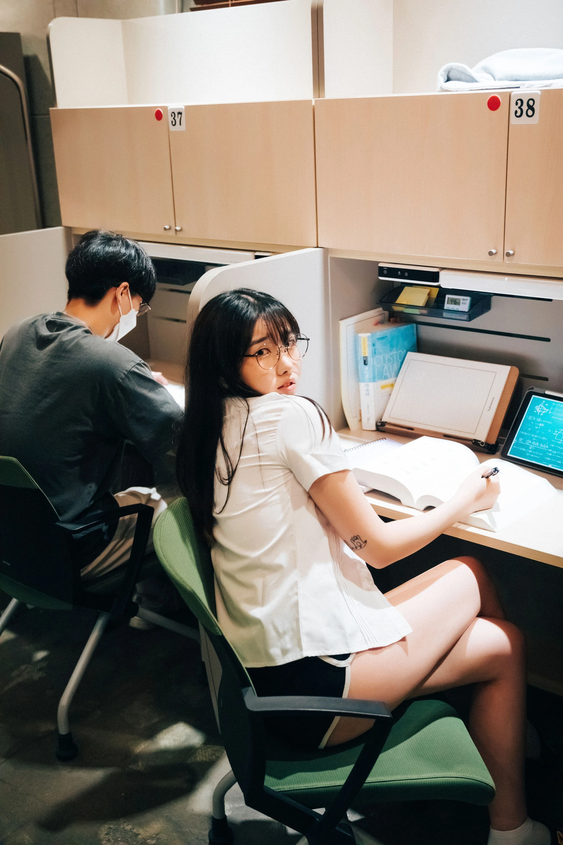 [LOOZY] Sonson – Reading room插图2