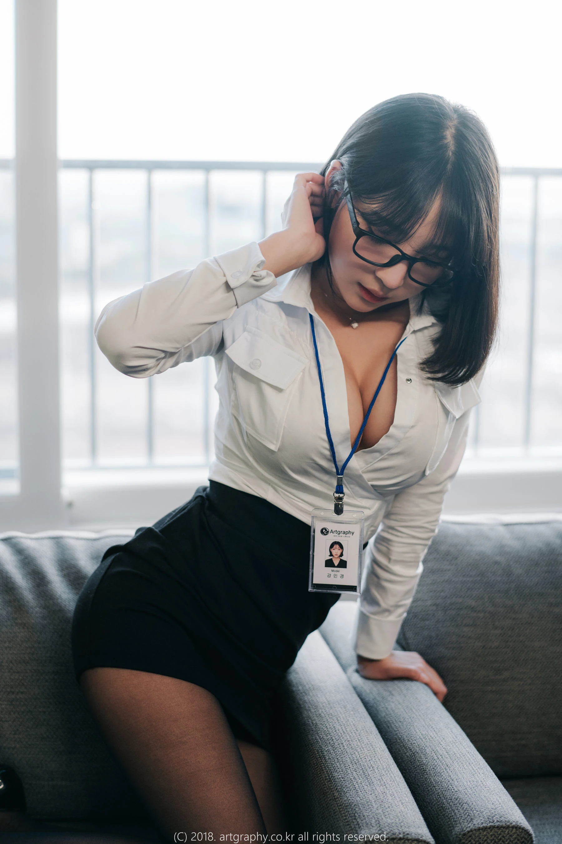 [ARTGRAVIA] VOL.042 姜仁卿 – 黑丝制服+女仆诱惑插图2