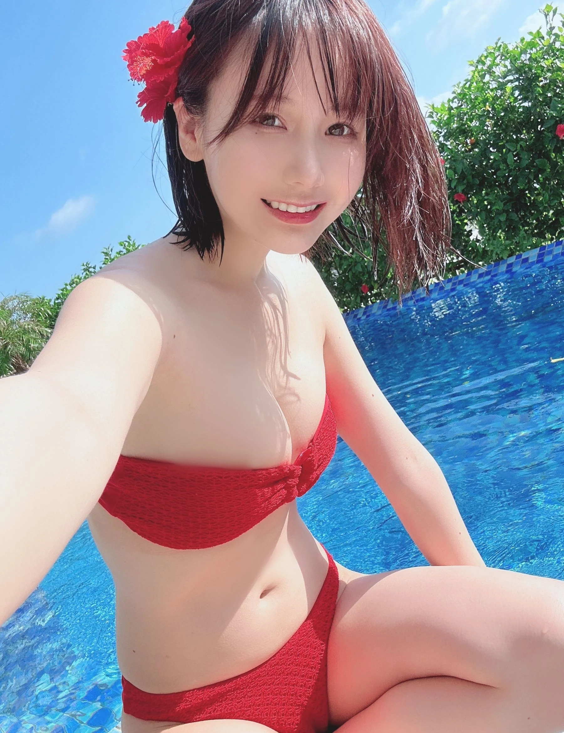日本甜美COSER 红色的比基尼插图5