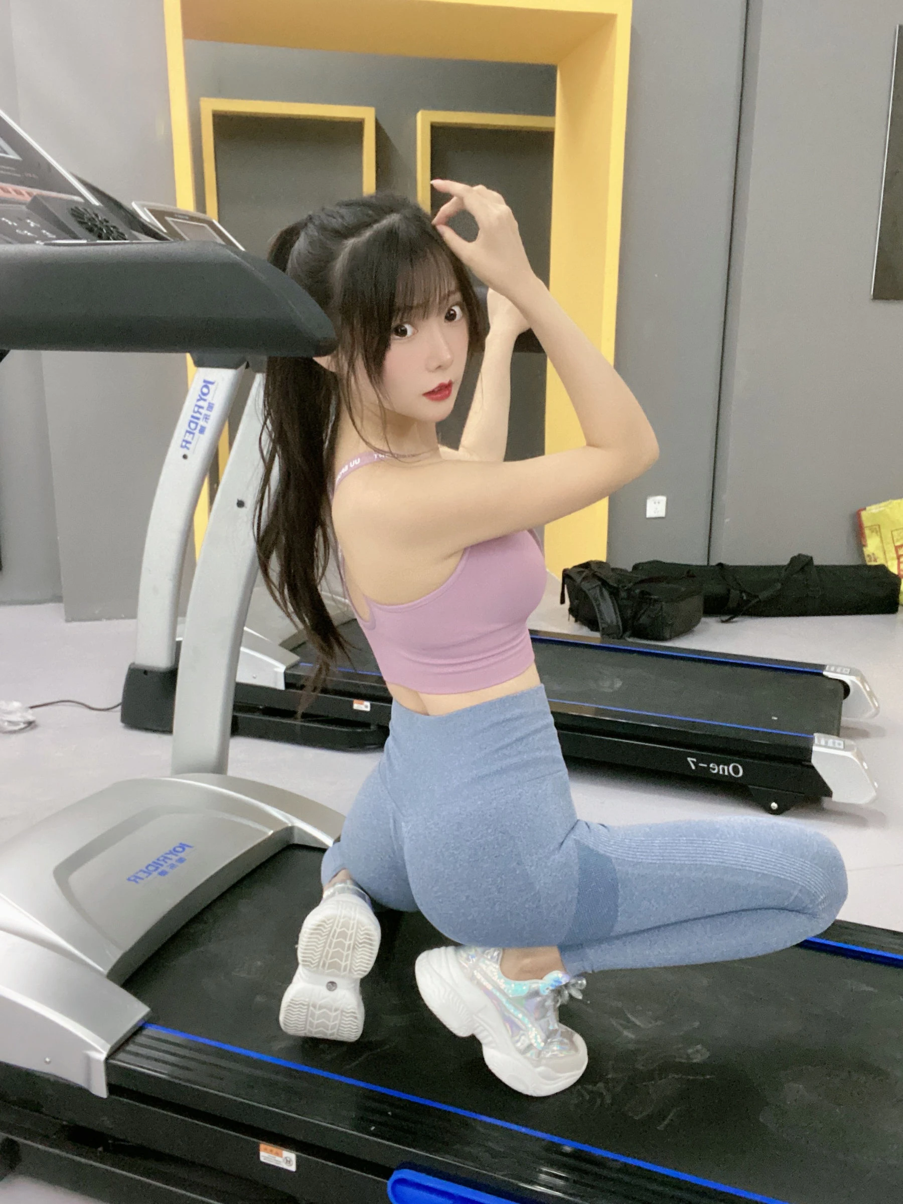 香草喵露露 – 小露乱撞 瑜伽服自拍插图5