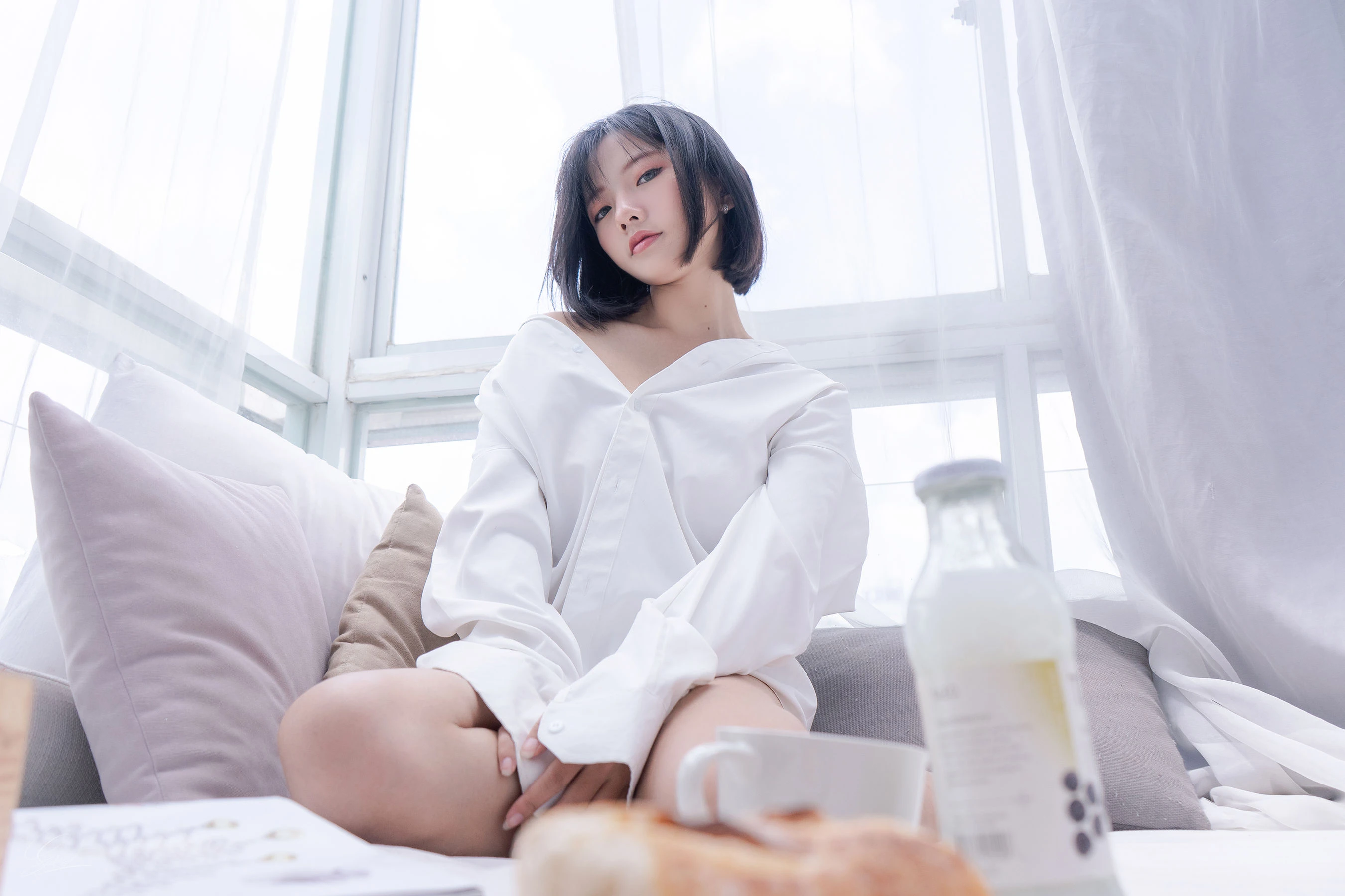 MessieHuang写真 – Boyfriend’s shirt插图4