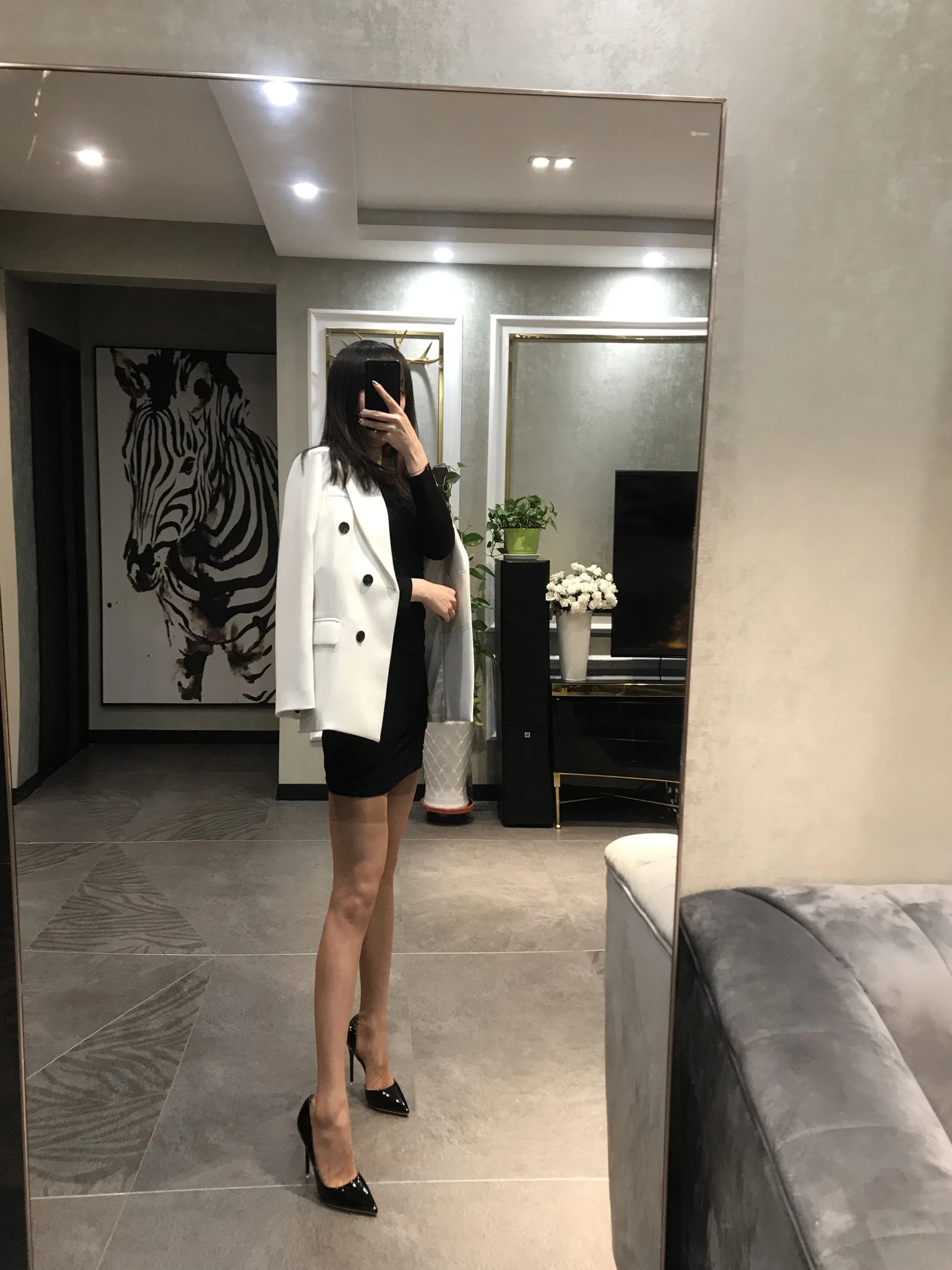 丝足博主麋鹿_Monroe 2020.04.09 桃肉吊袜高清在线免费欣赏–微密图社-微密图社