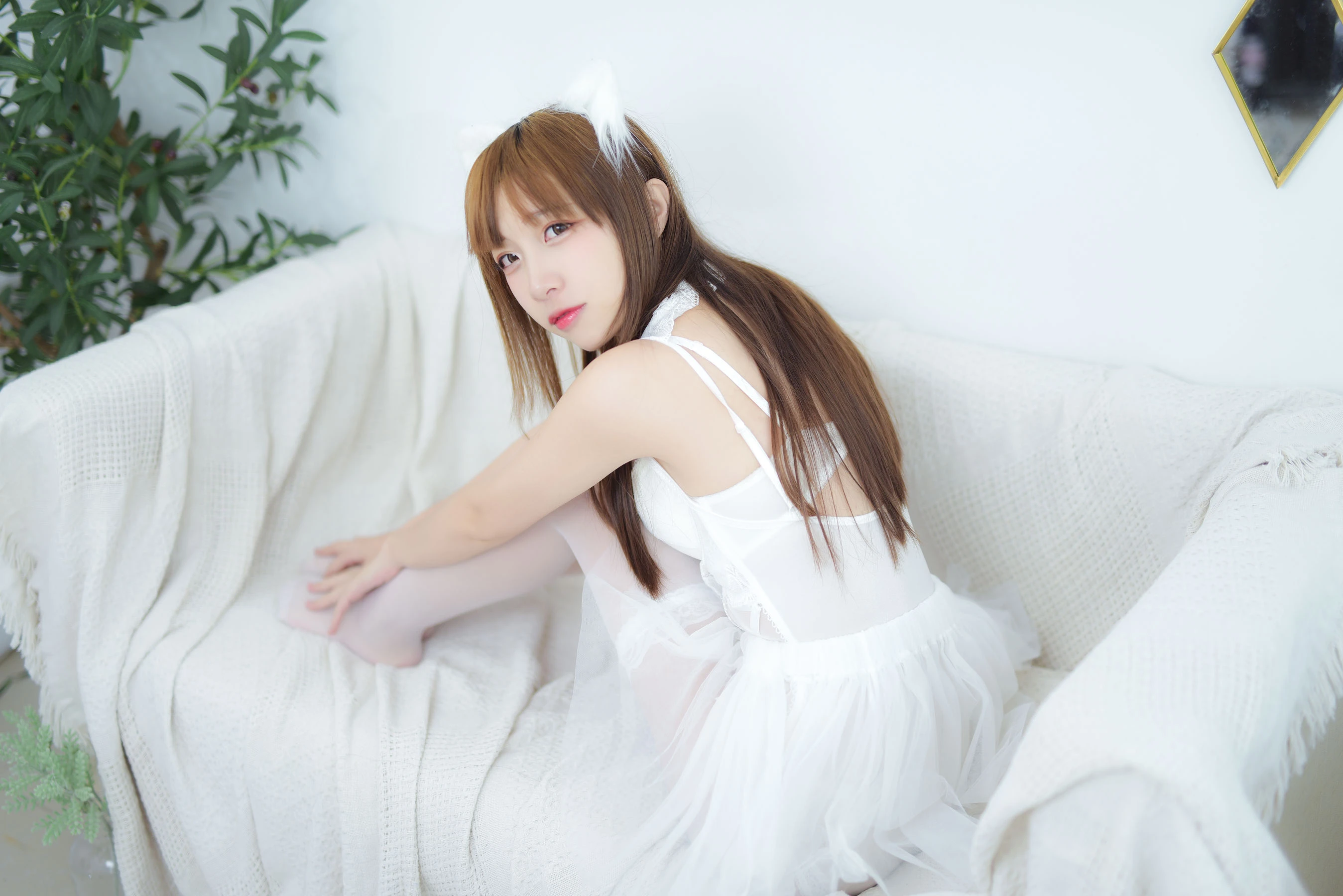 人气Coser二佐Nisa 宠物少女 私房白婚纱插图4