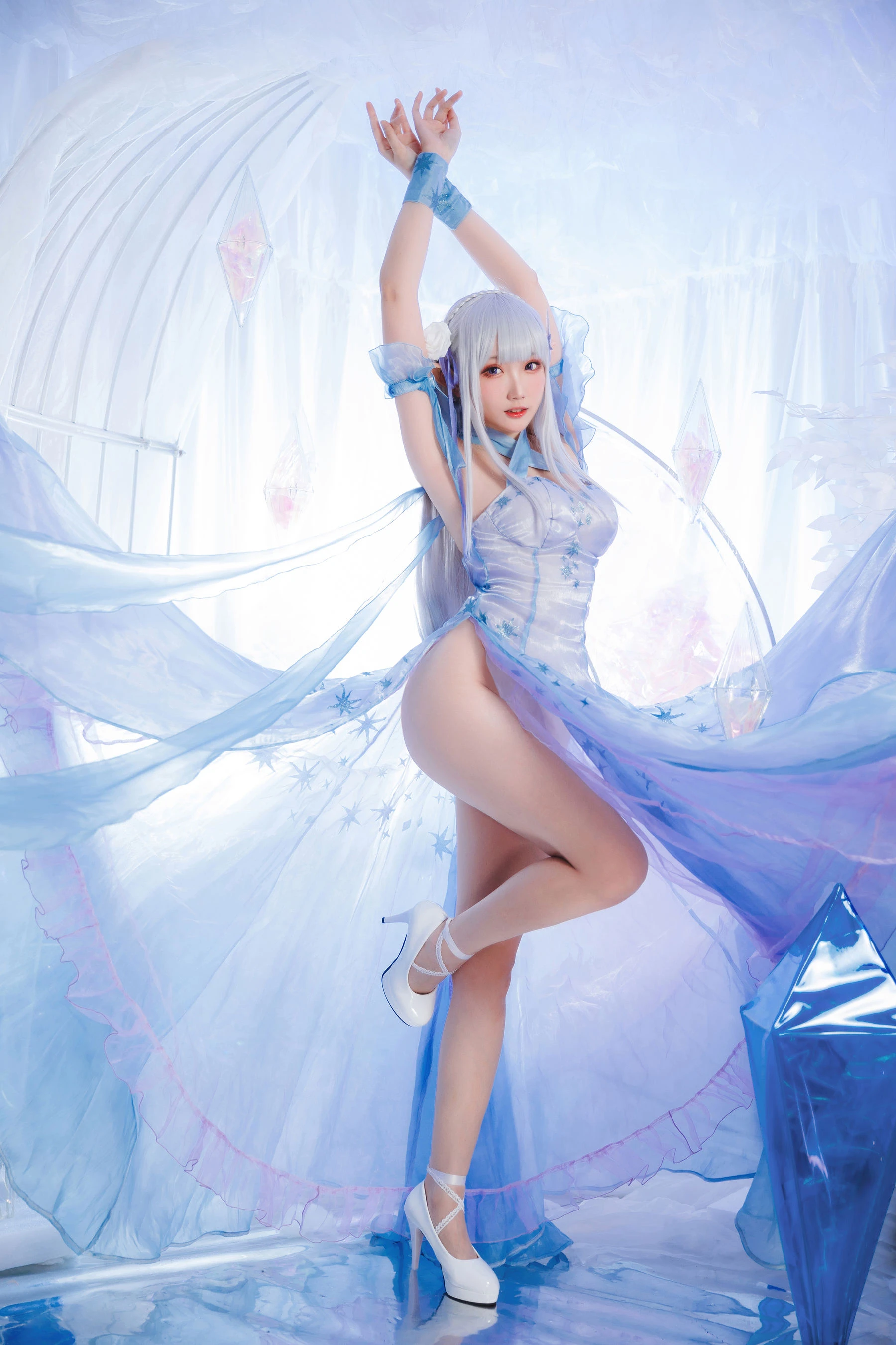 Coser瓜希酱福利 – 爱蜜莉雅 水晶礼服 [28P]插图2