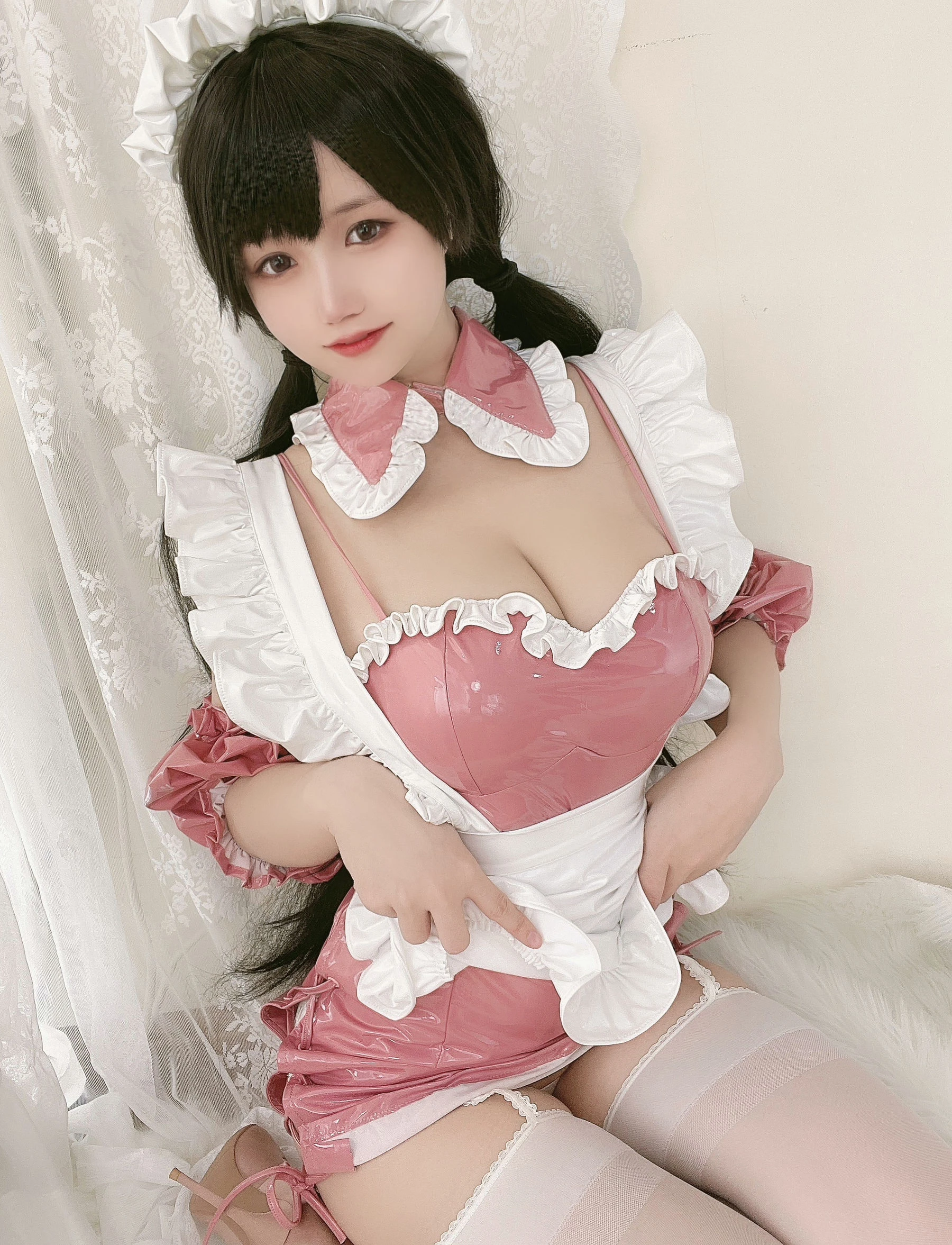 动漫博主小仓千代w – 粉色漆皮女仆插图2