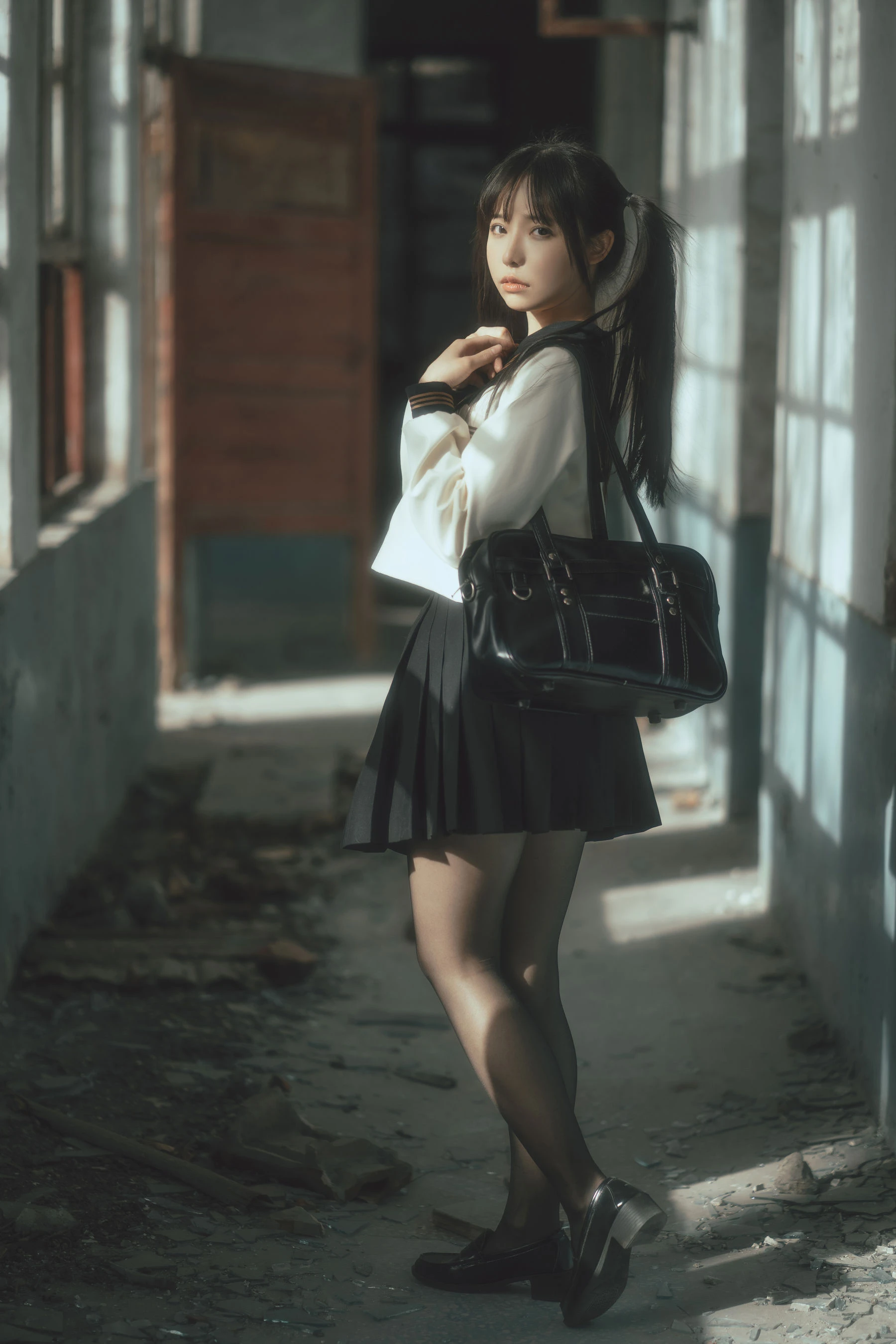 六味帝皇酱 – 废墟JK [44P]插图6