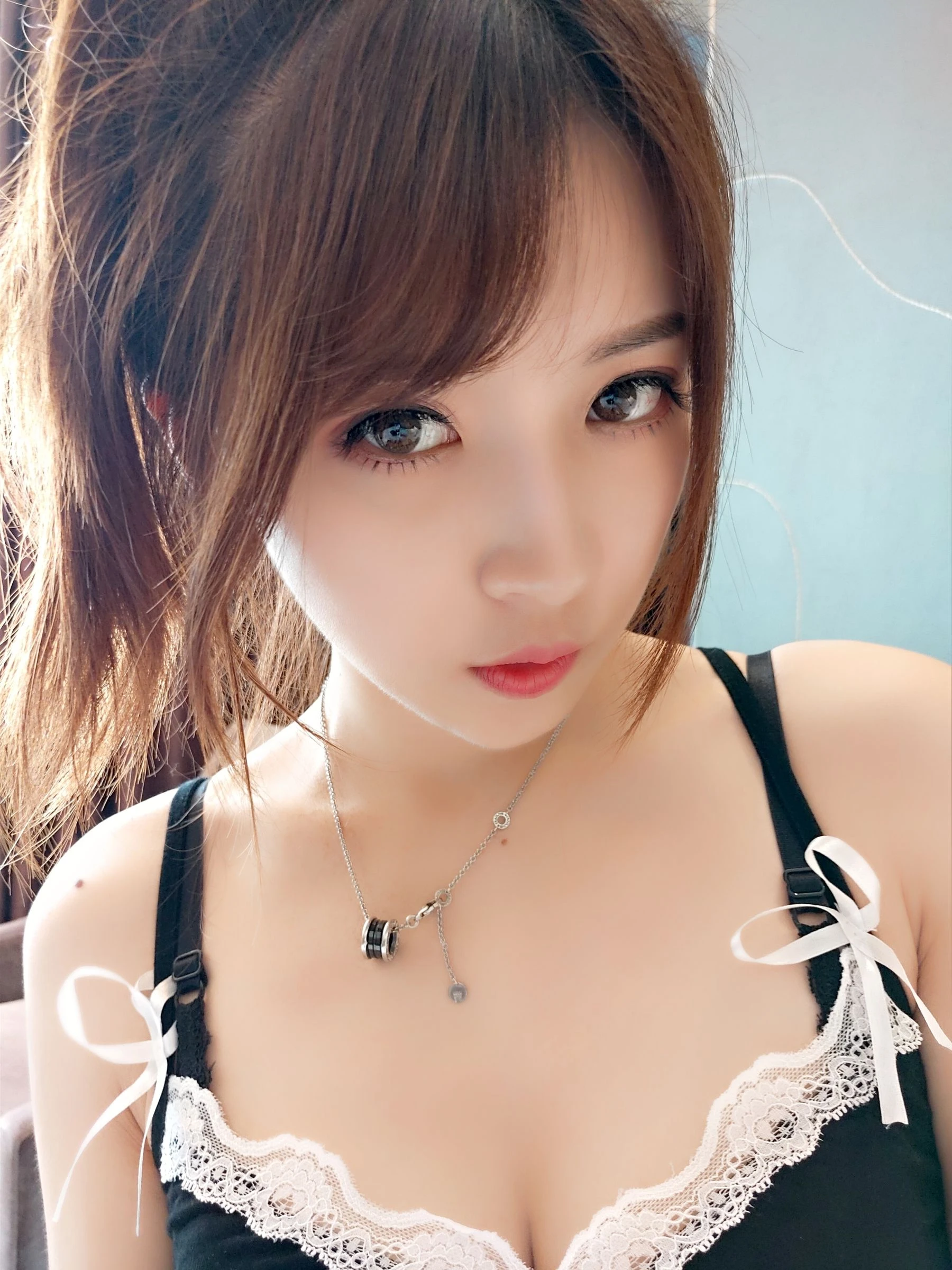 斗鱼主播小女巫露娜 – 黑色吊带裙高清在线免费欣赏–微密图社-微密图社