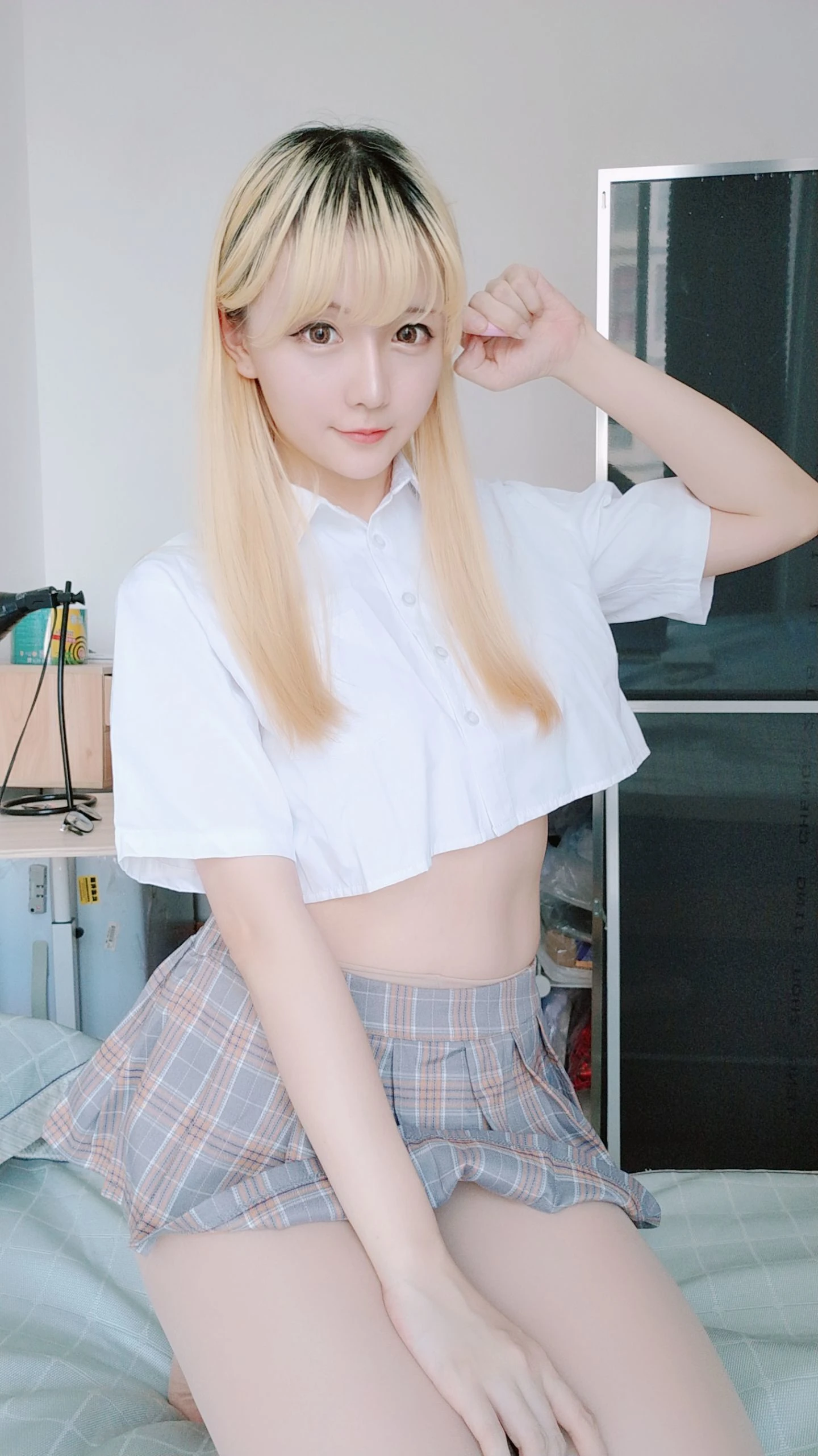 星之迟迟 – 短裙制服插图1