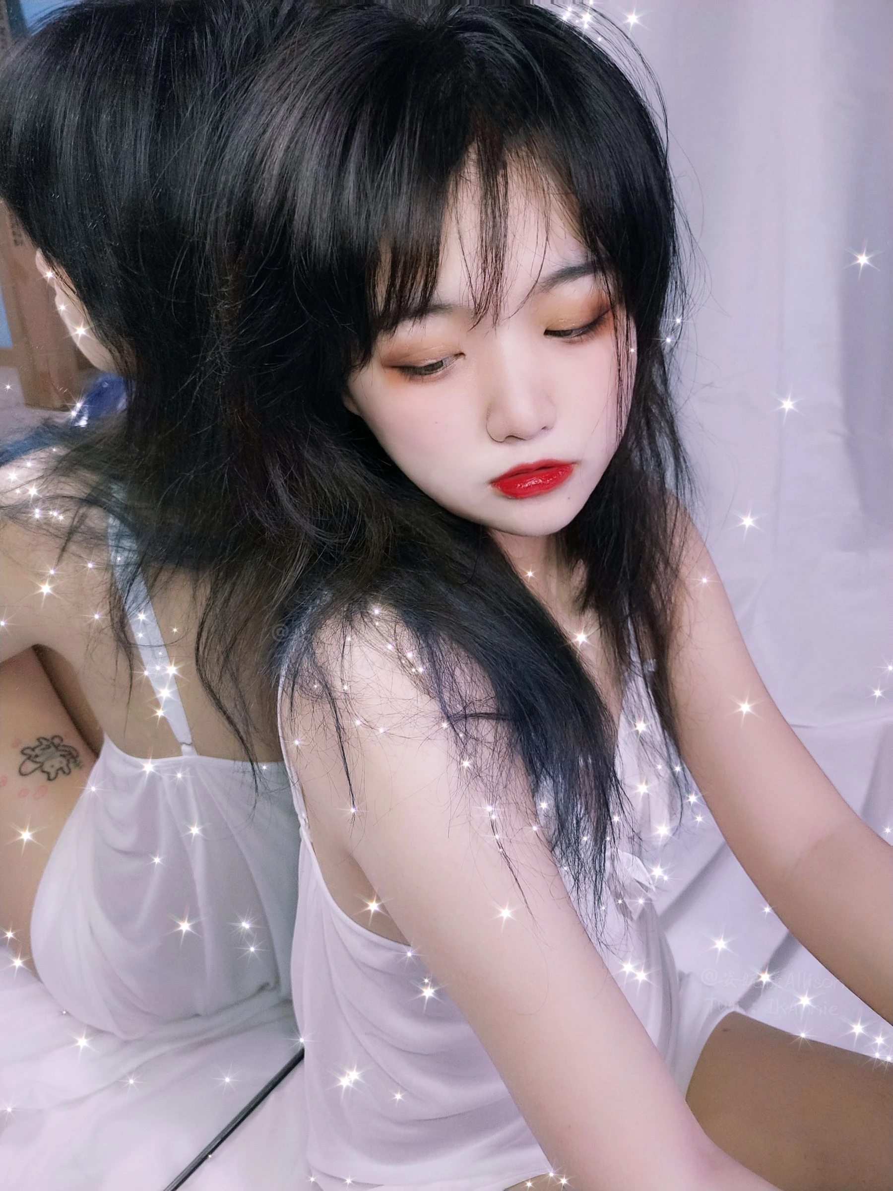 安妮 – 白色睡衣插图1