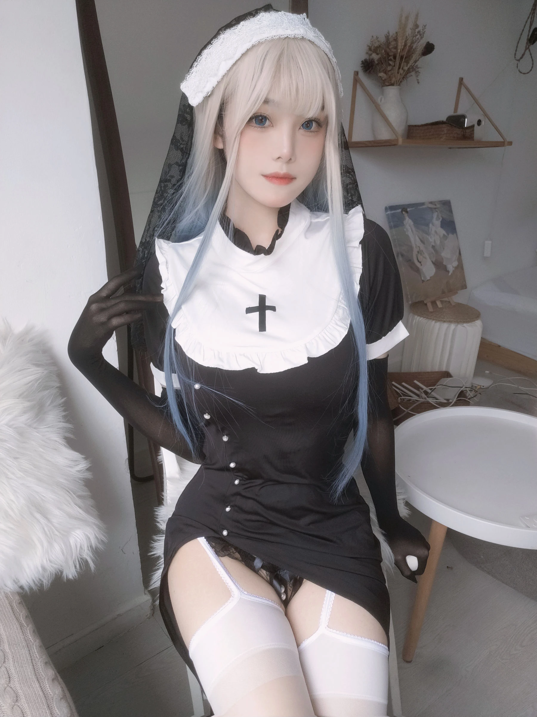 萌系小姐姐蜜汁猫裘 – 修女自拍插图1