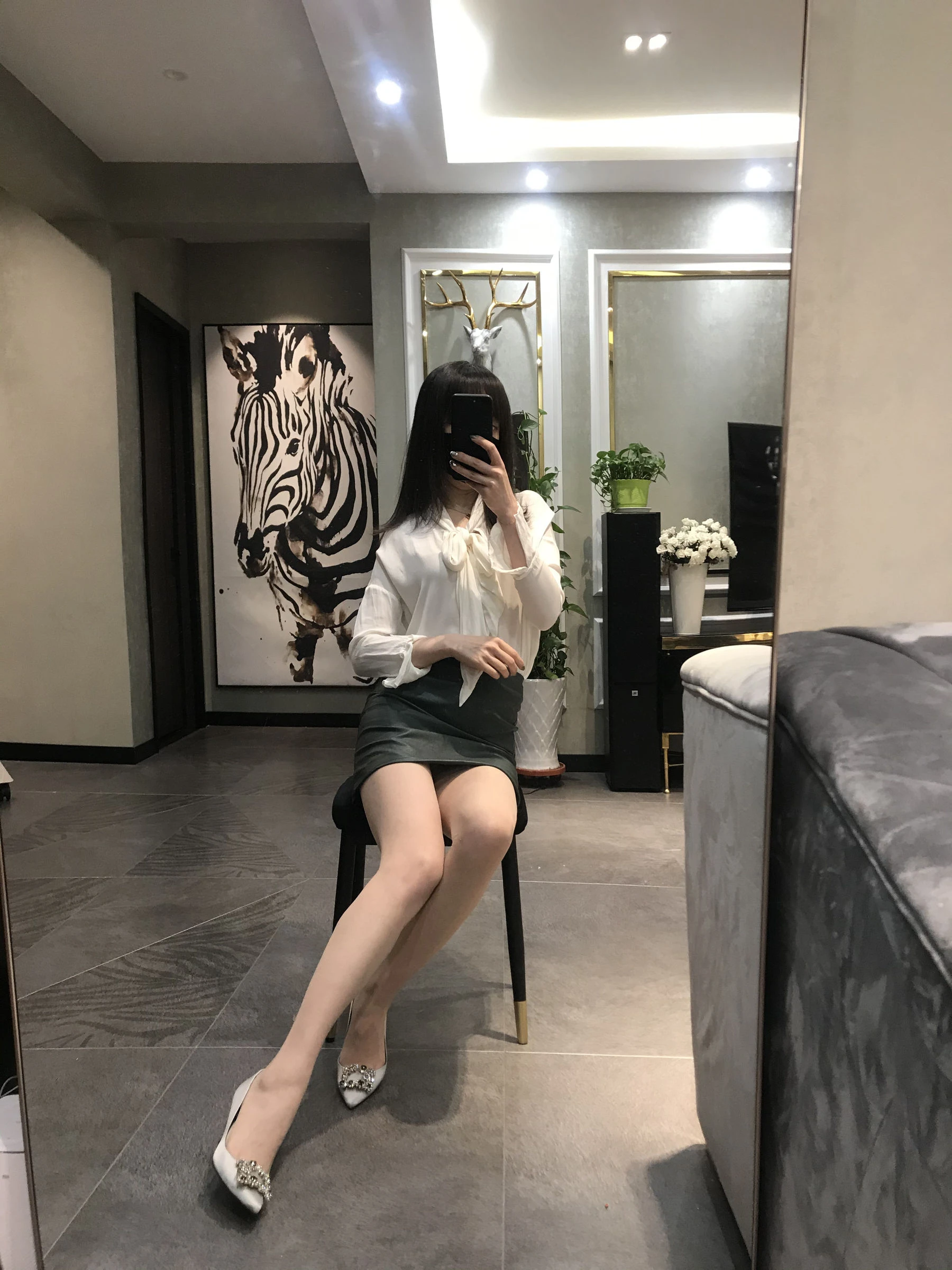 丝足博主麋鹿_Monroe 2020.04.04 圆臀诱惑 [48P]插图3