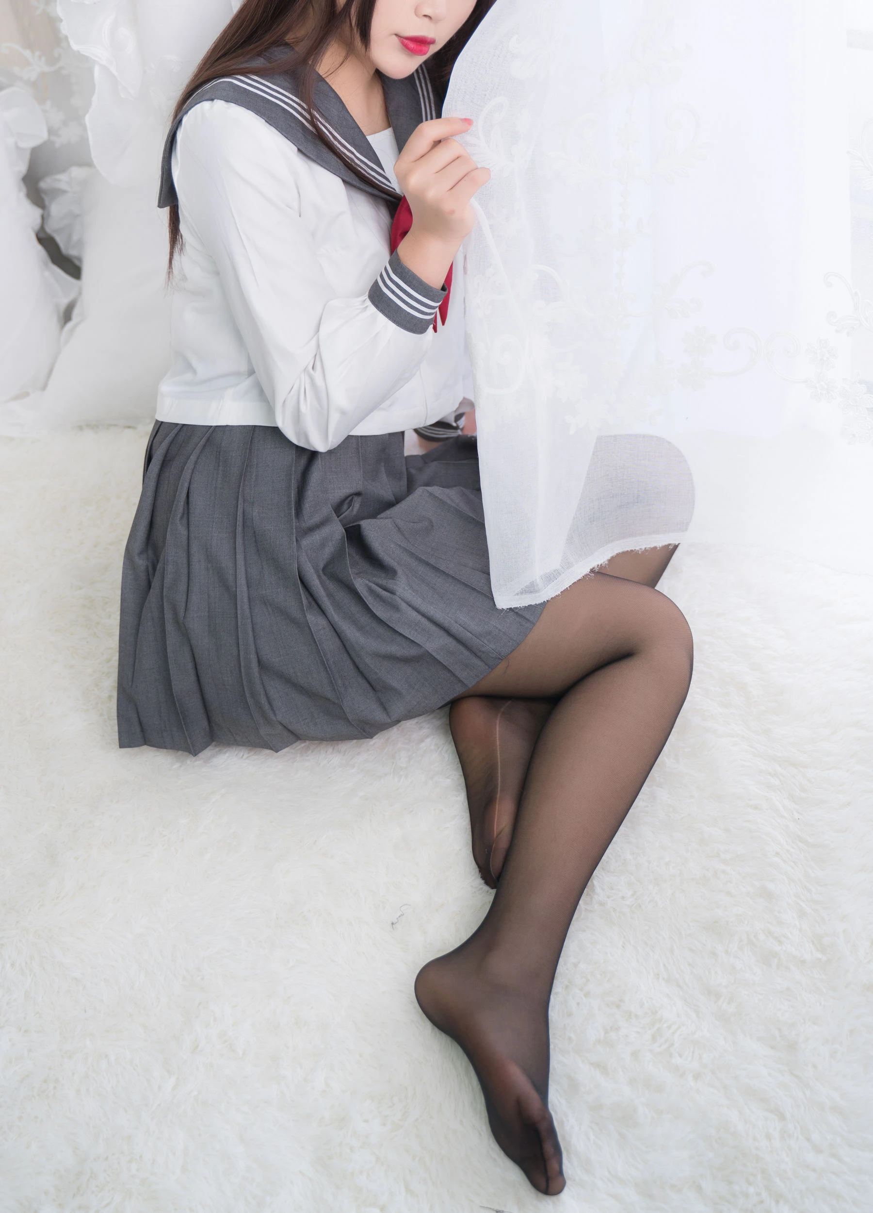 萌系小姐姐-白烨- – 黑丝制服少女插图1