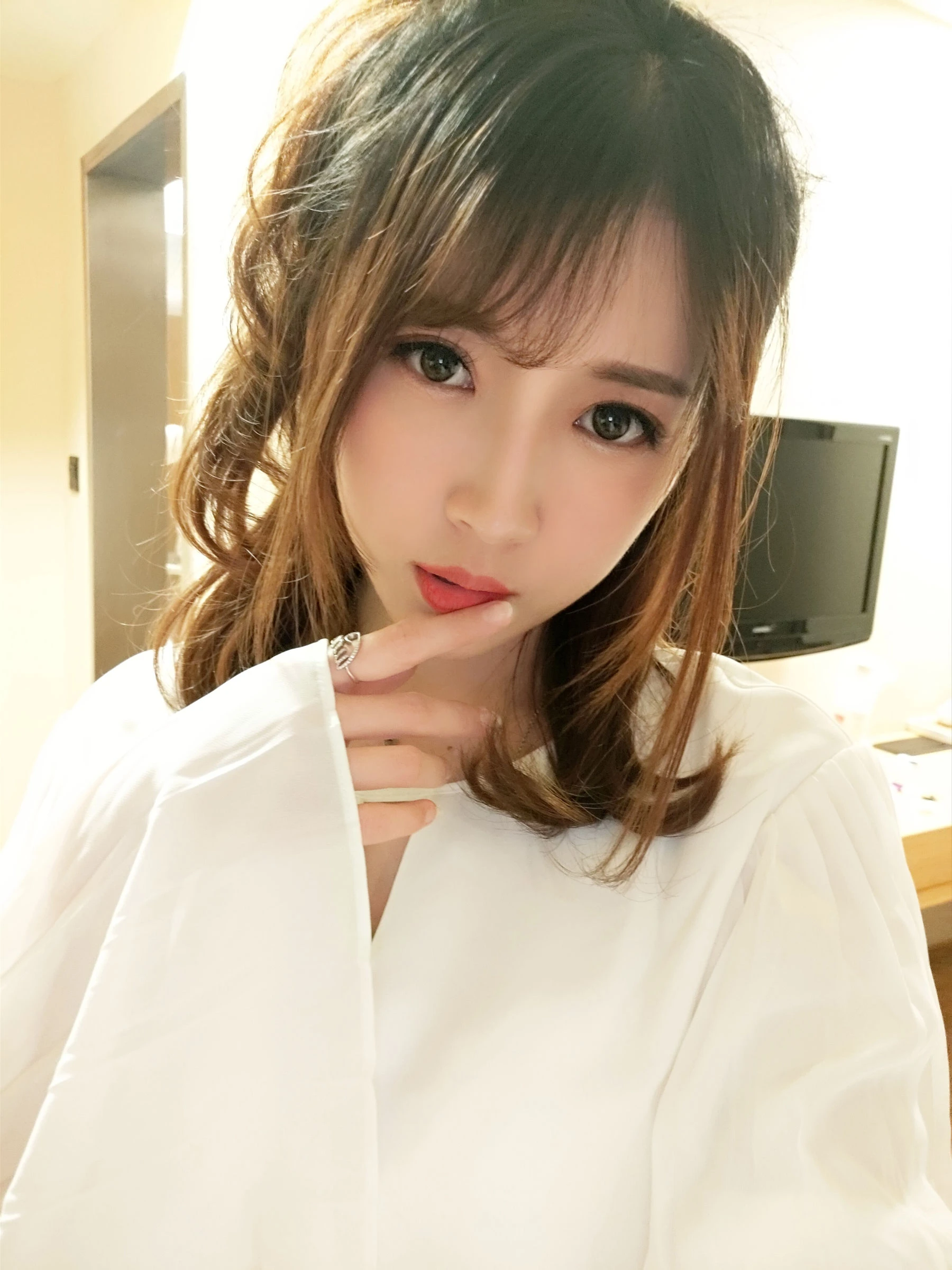 斗鱼主播小女巫露娜 – OL风肤色连裤袜插图2