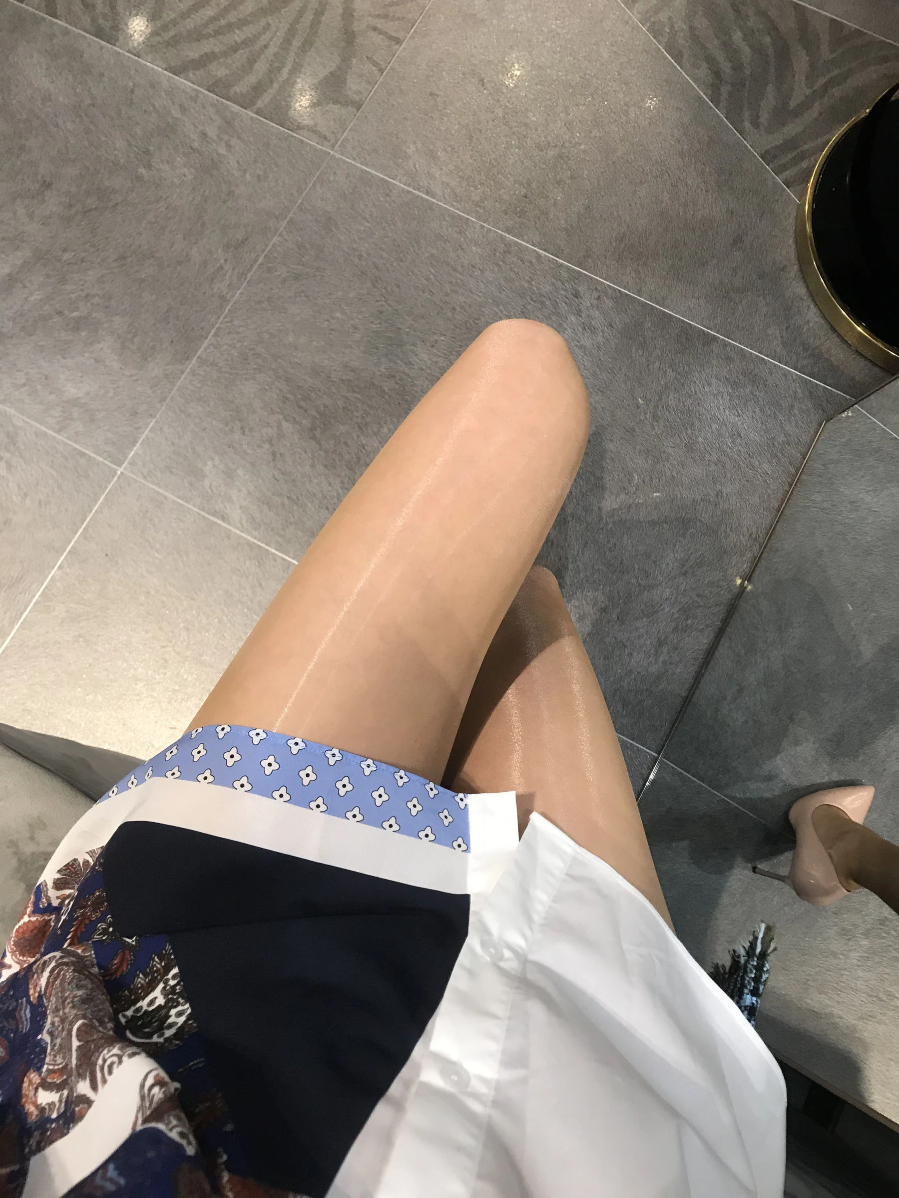 丝足博主麋鹿_Monroe 2020.04.29 肉色亮丝插图1
