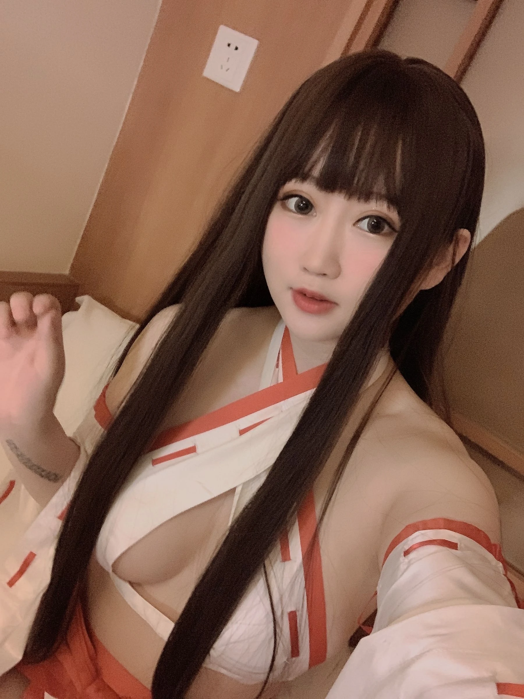 蜜桃少女是依酱呀 – 女巫高清在线免费欣赏–微密图社-微密图社