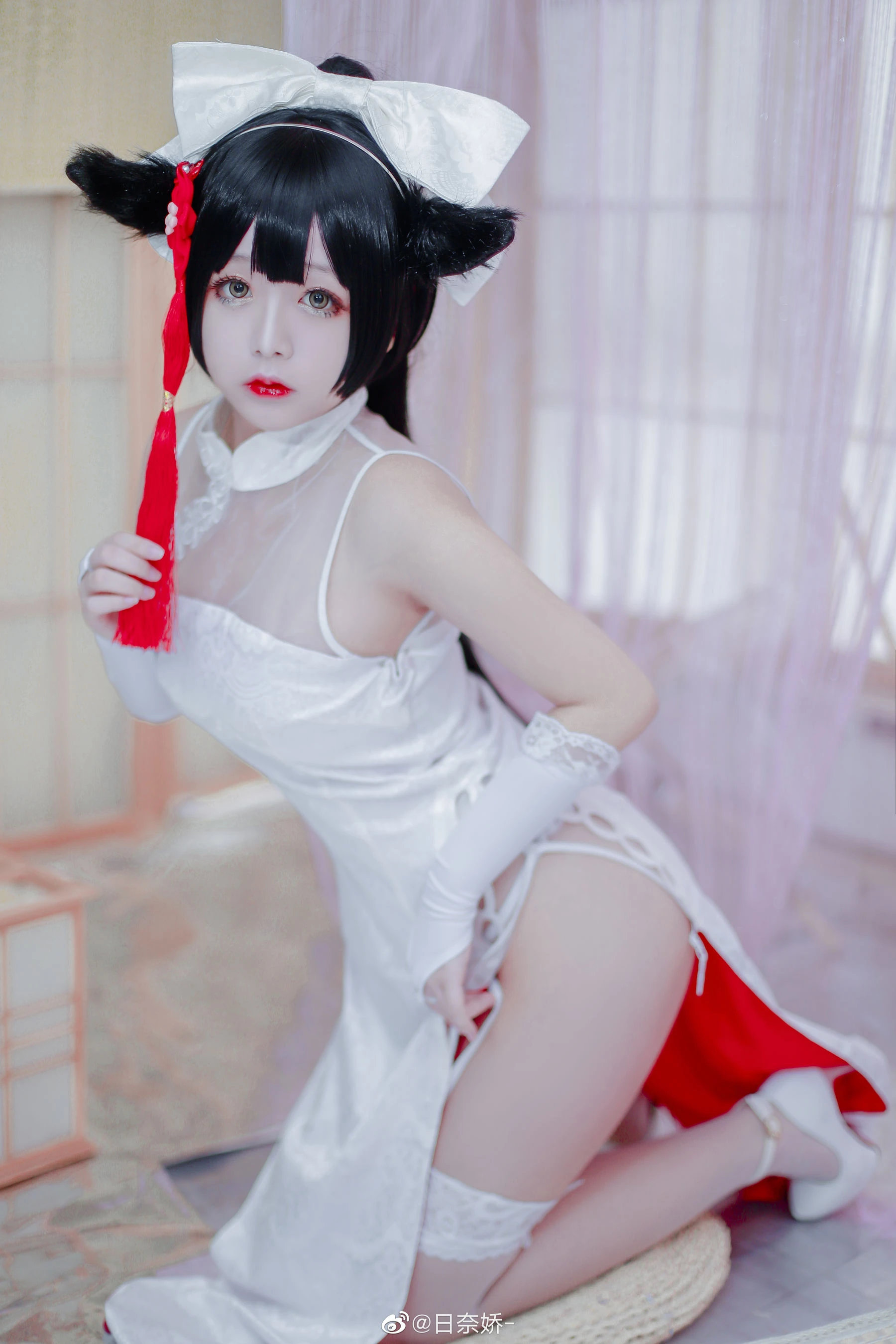 日奈娇 – 高雄獒红+白旗袍 [17P]插图2