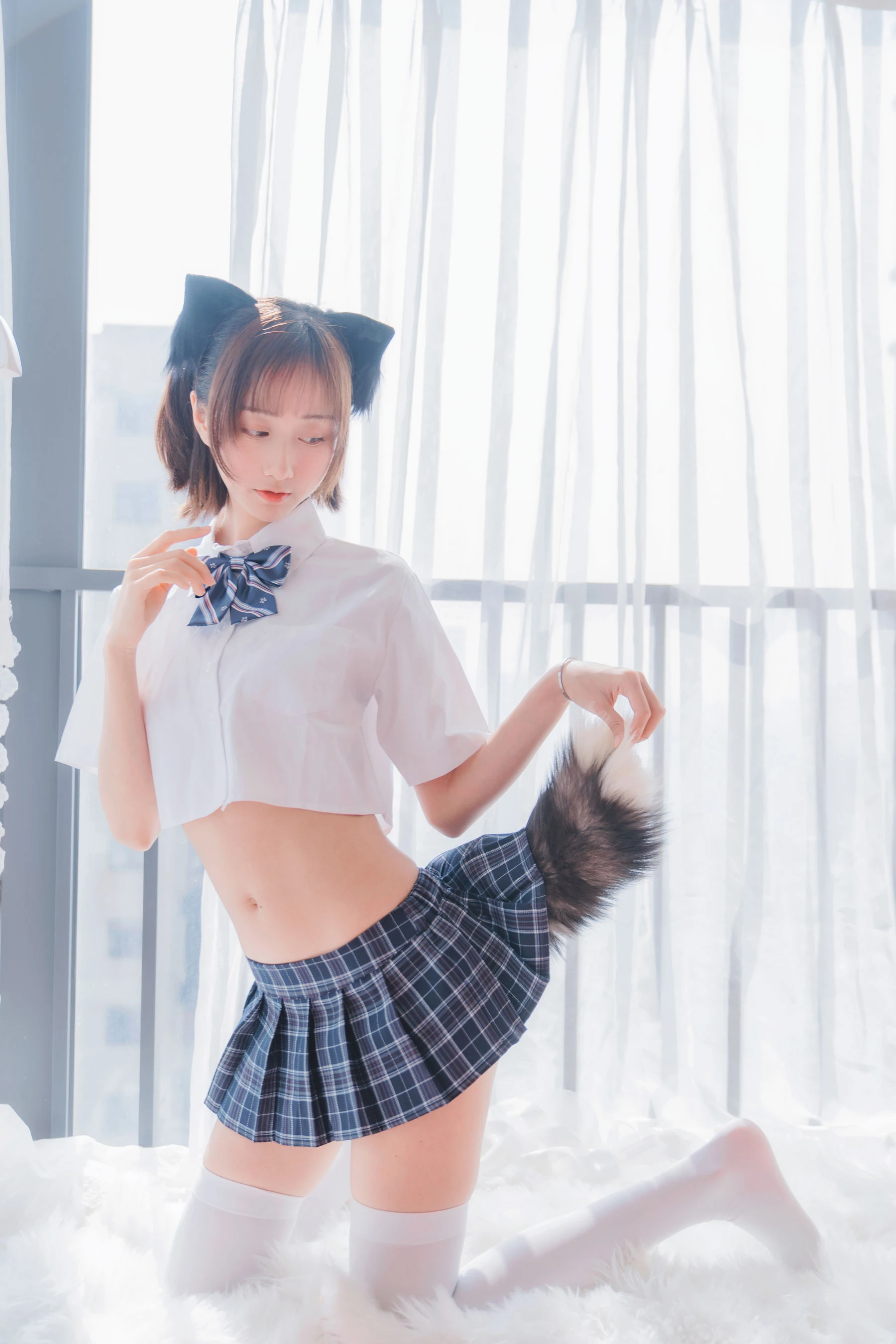萌系小姐姐木绵绵OwO – 怀中猫插图3