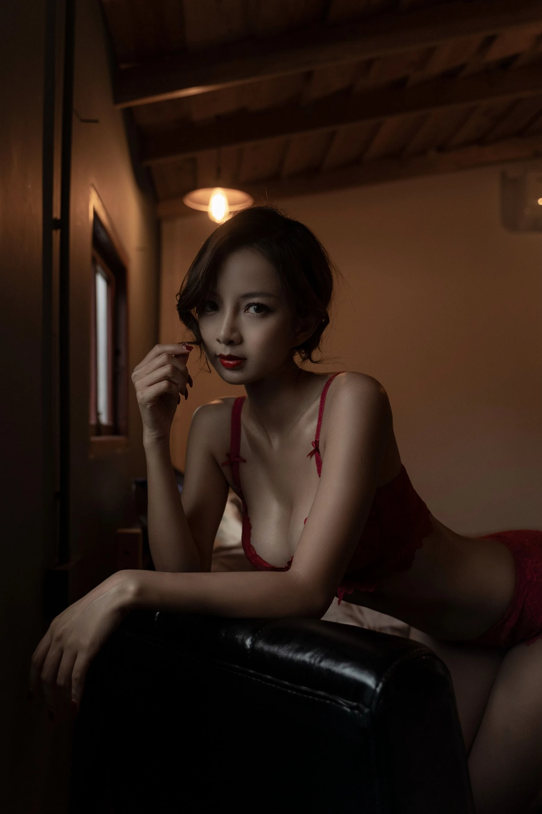 Nicole小月 – 后窗高清在线免费欣赏–微密图社-微密图社