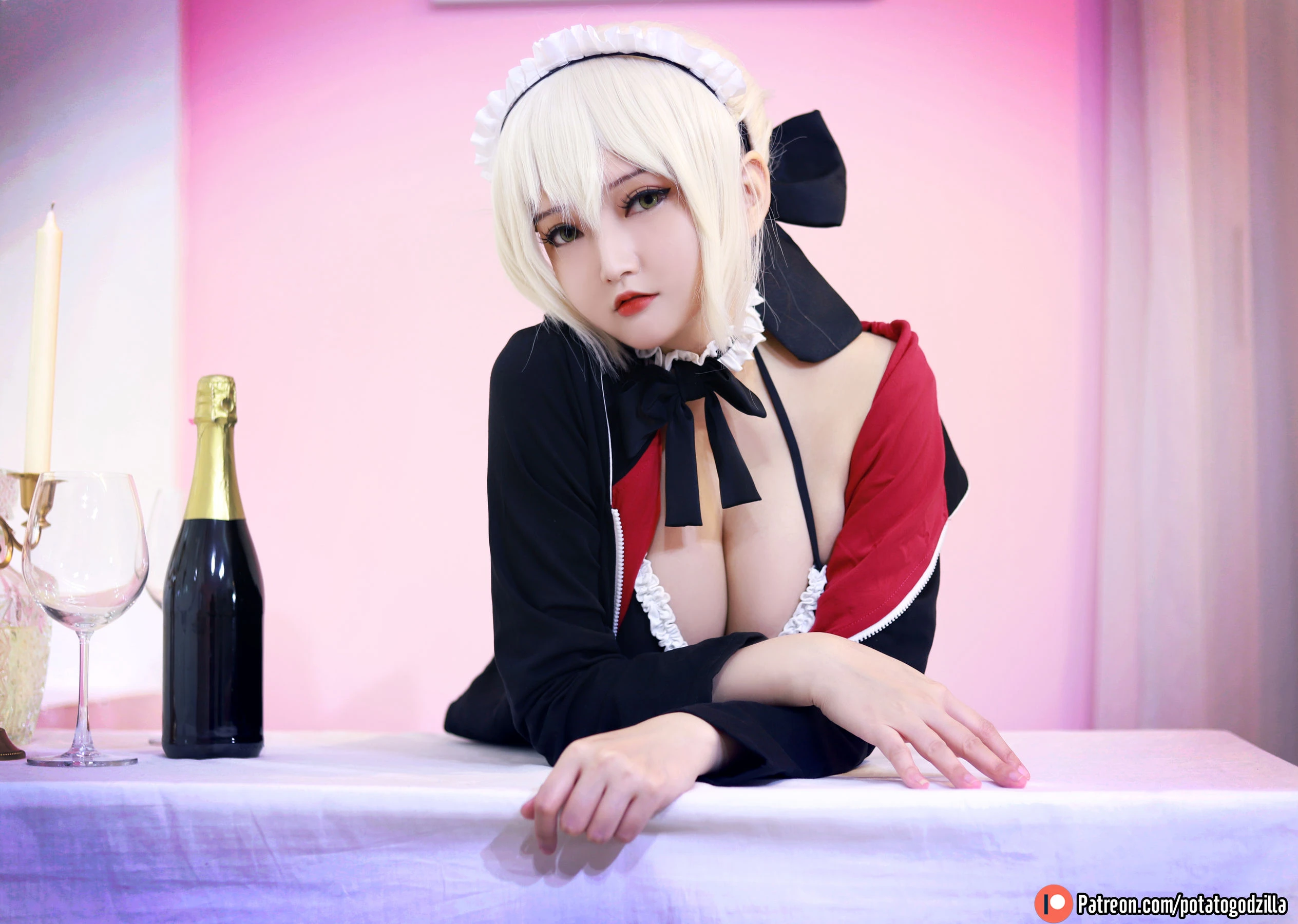 Coser小姐姐Potato Godzilla – Saber Alter Maid插图3