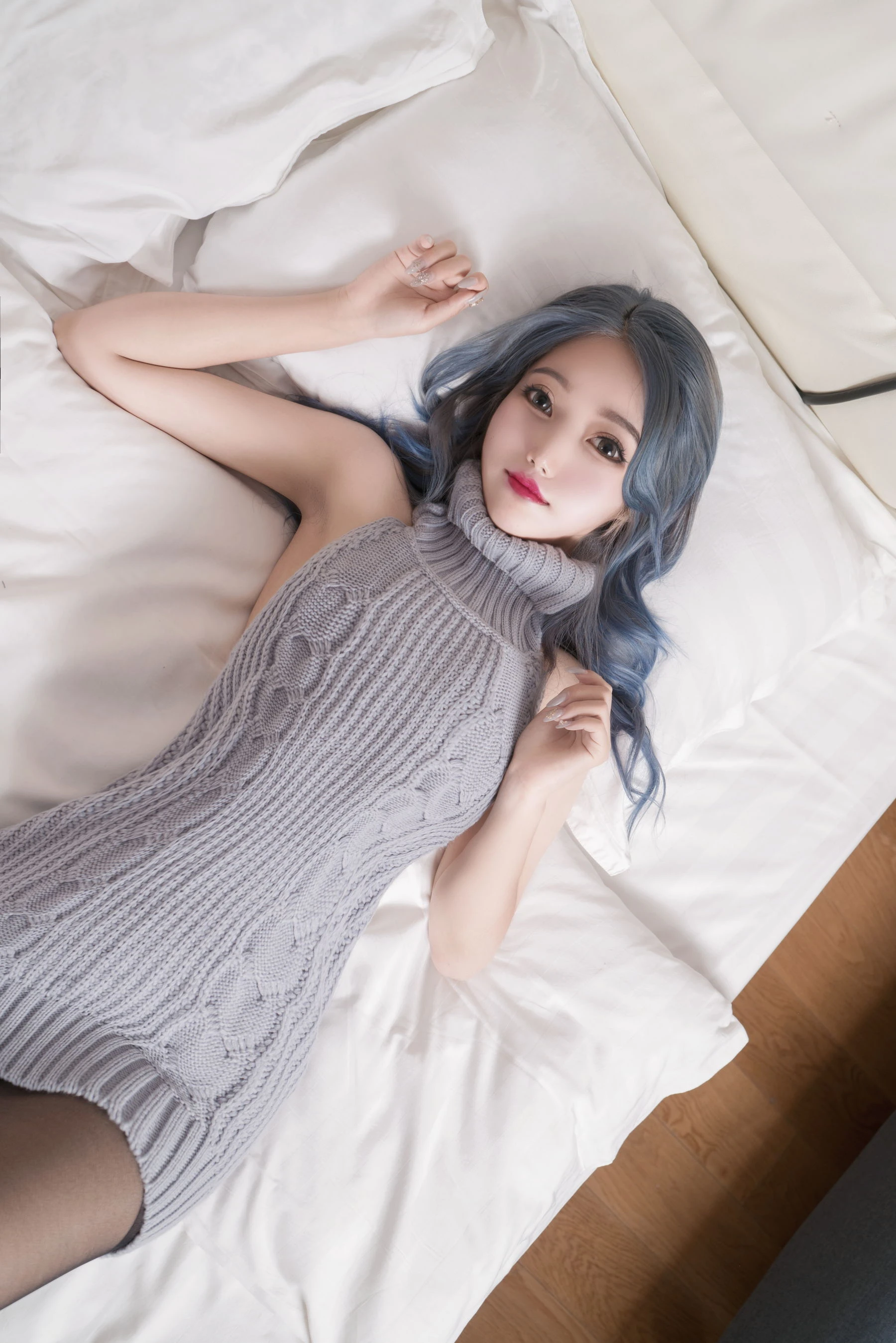 eloise软软 – 毛衣少女插图1