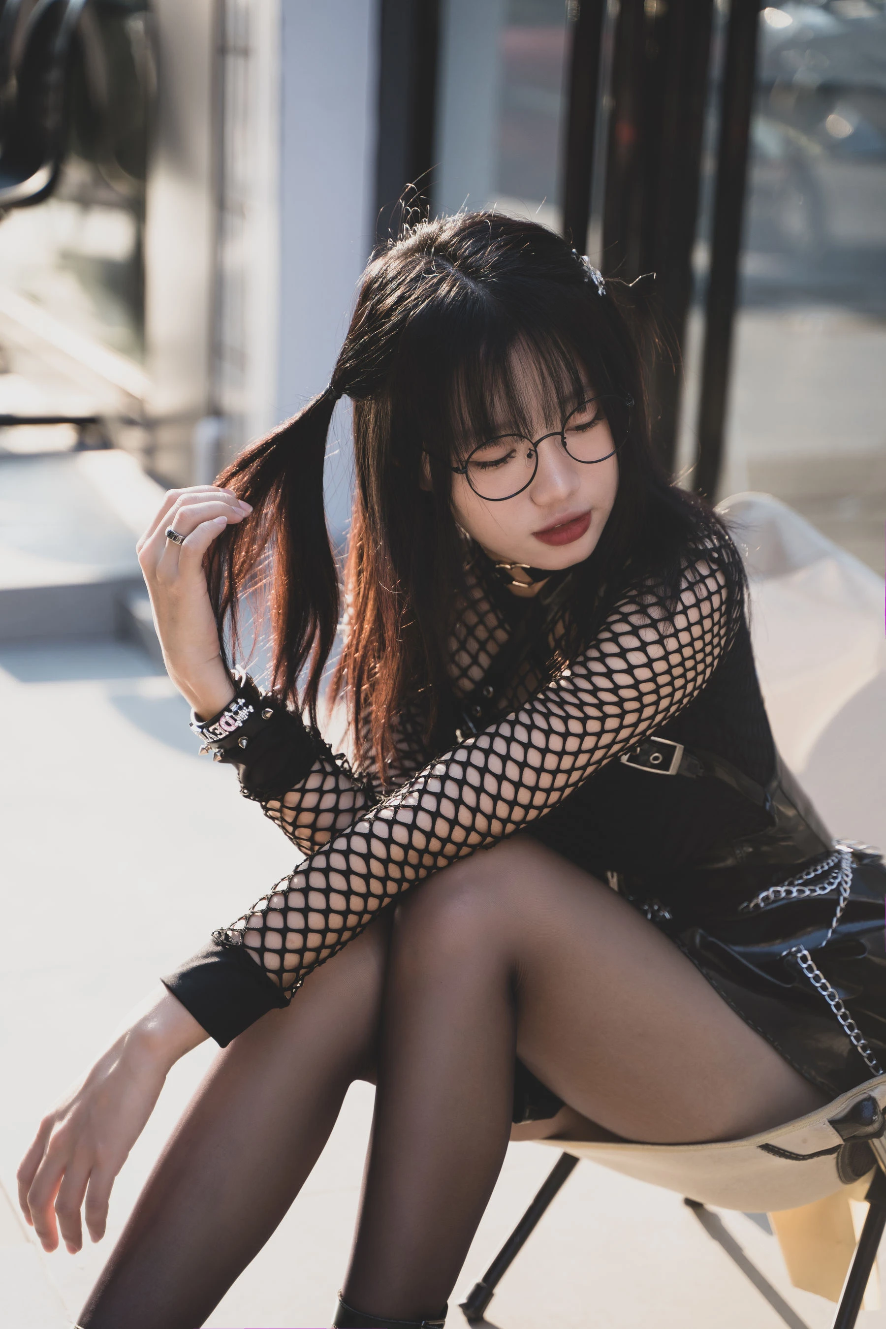 动漫博主柒柒要乖哦 – 黑皮裙 [17P]插图3