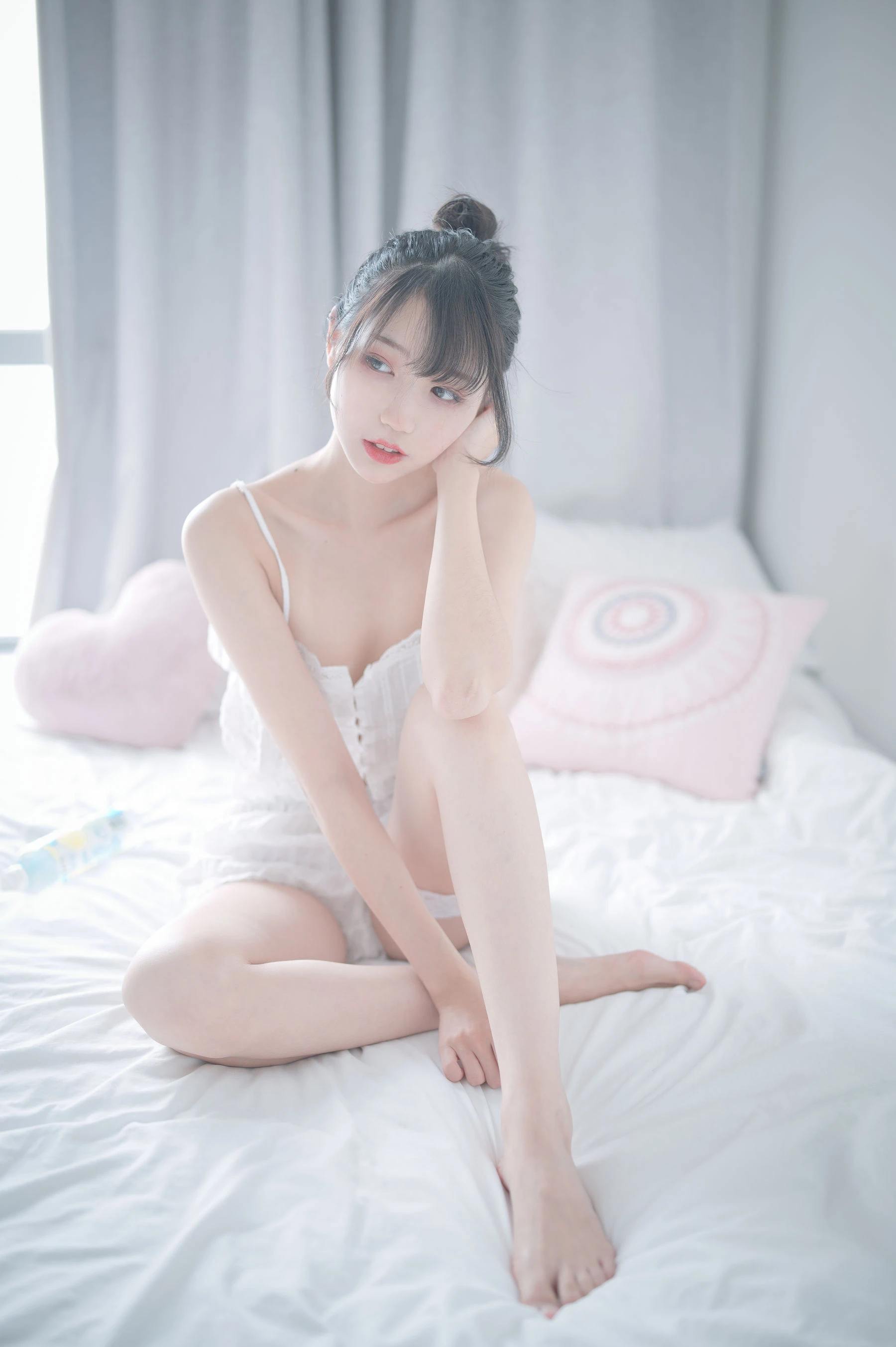 周叽是可爱兔兔 – 白色睡衣插图8