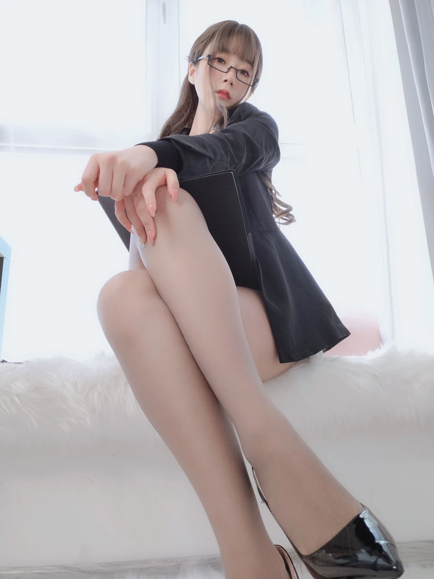 Coser小姐姐白银 – 黑西服插图5